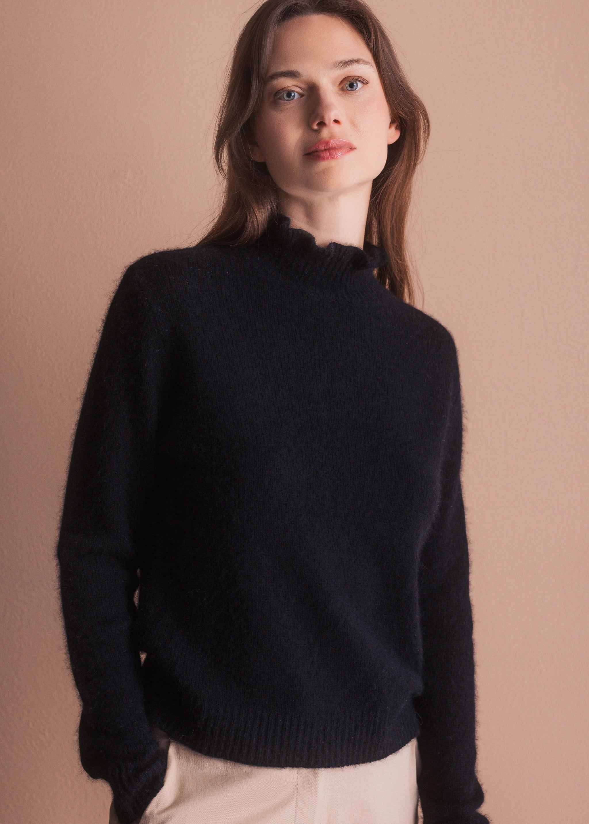 Pullover mit Rüschenkragen