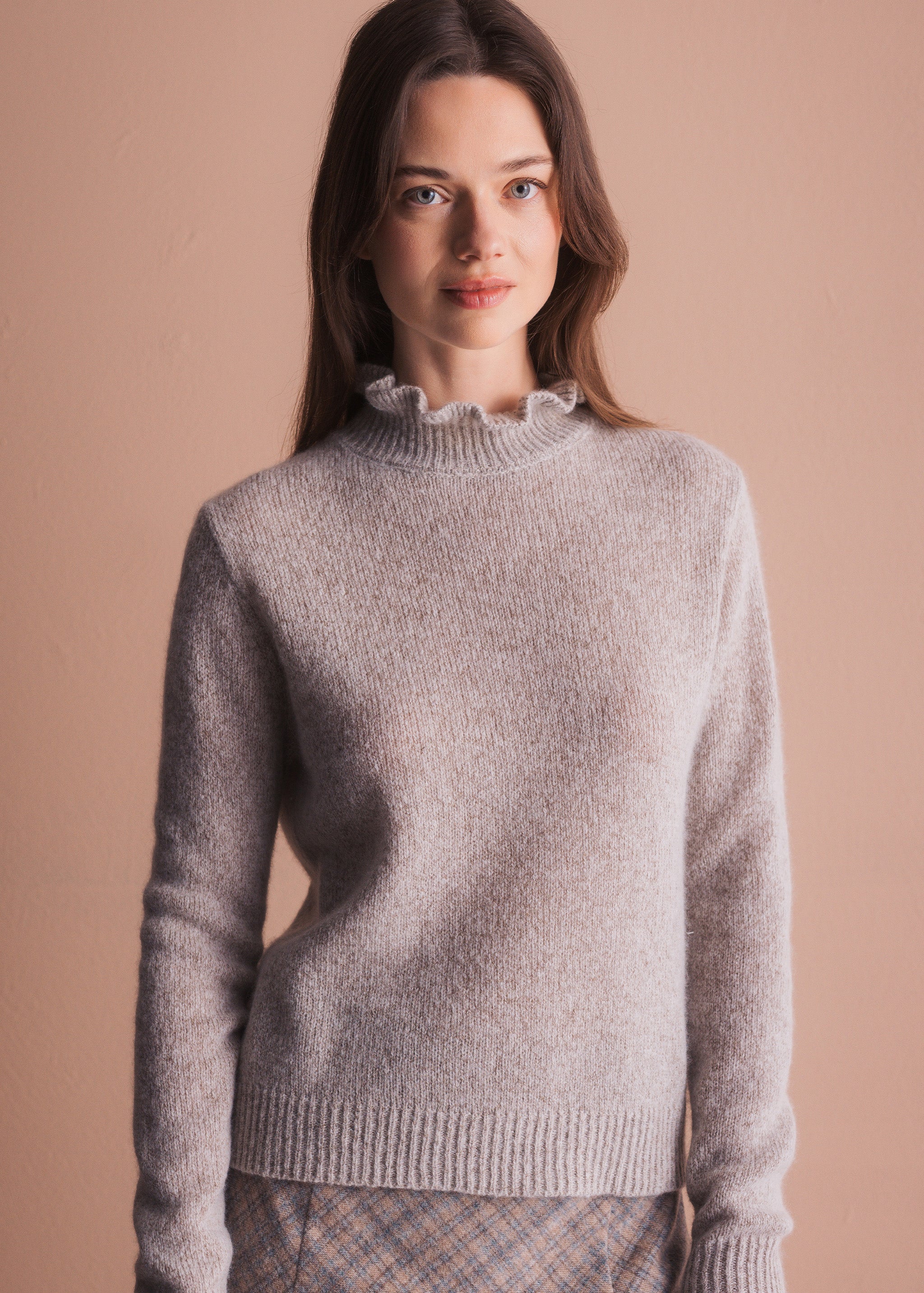 Pullover mit Rüschenkragen
