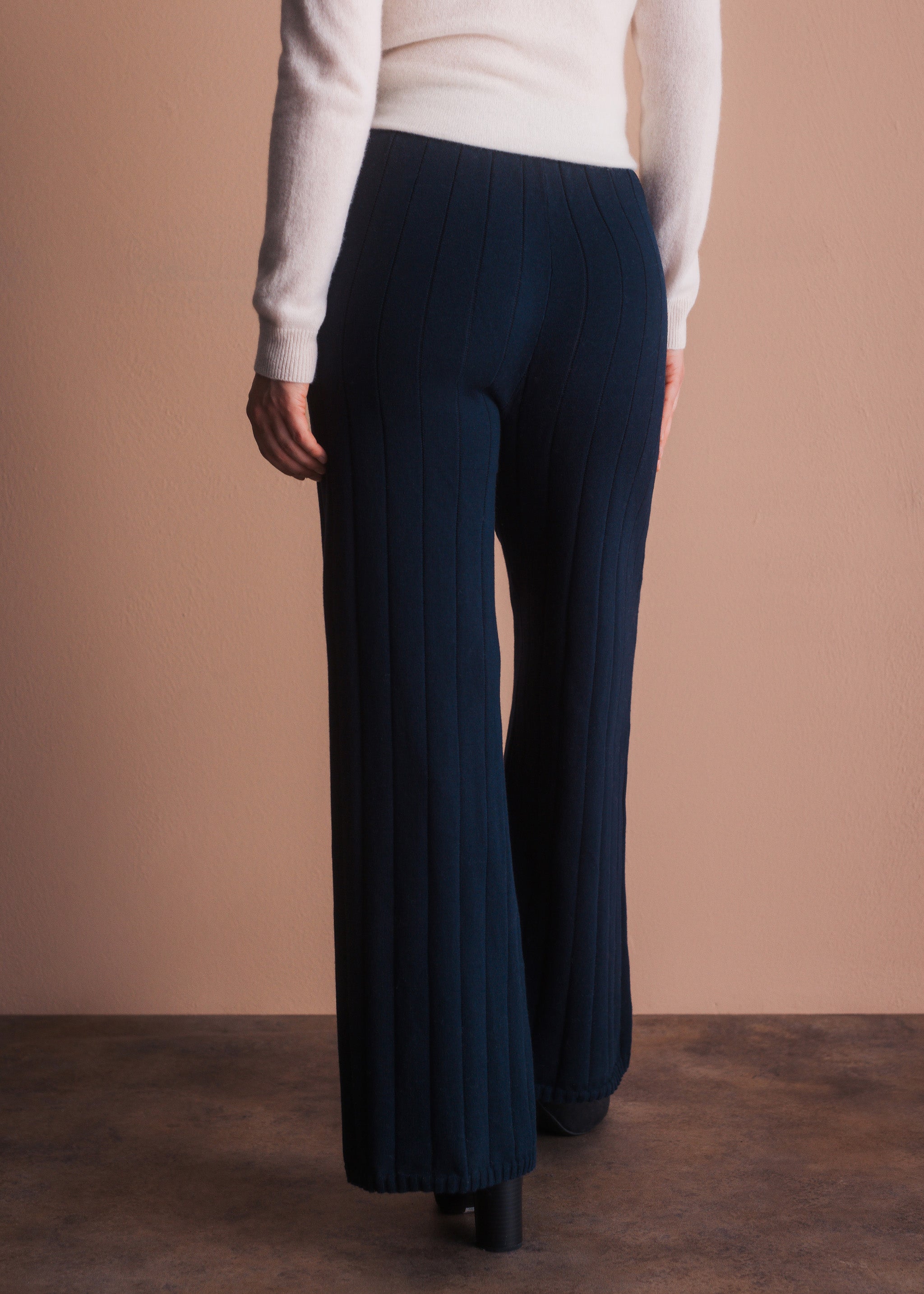 Weite Strickhose mit Ripp-Struktur