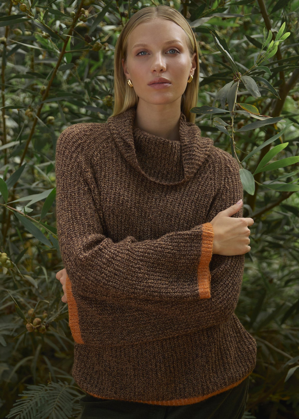 Rollkragenpullover mit Kontrastbund