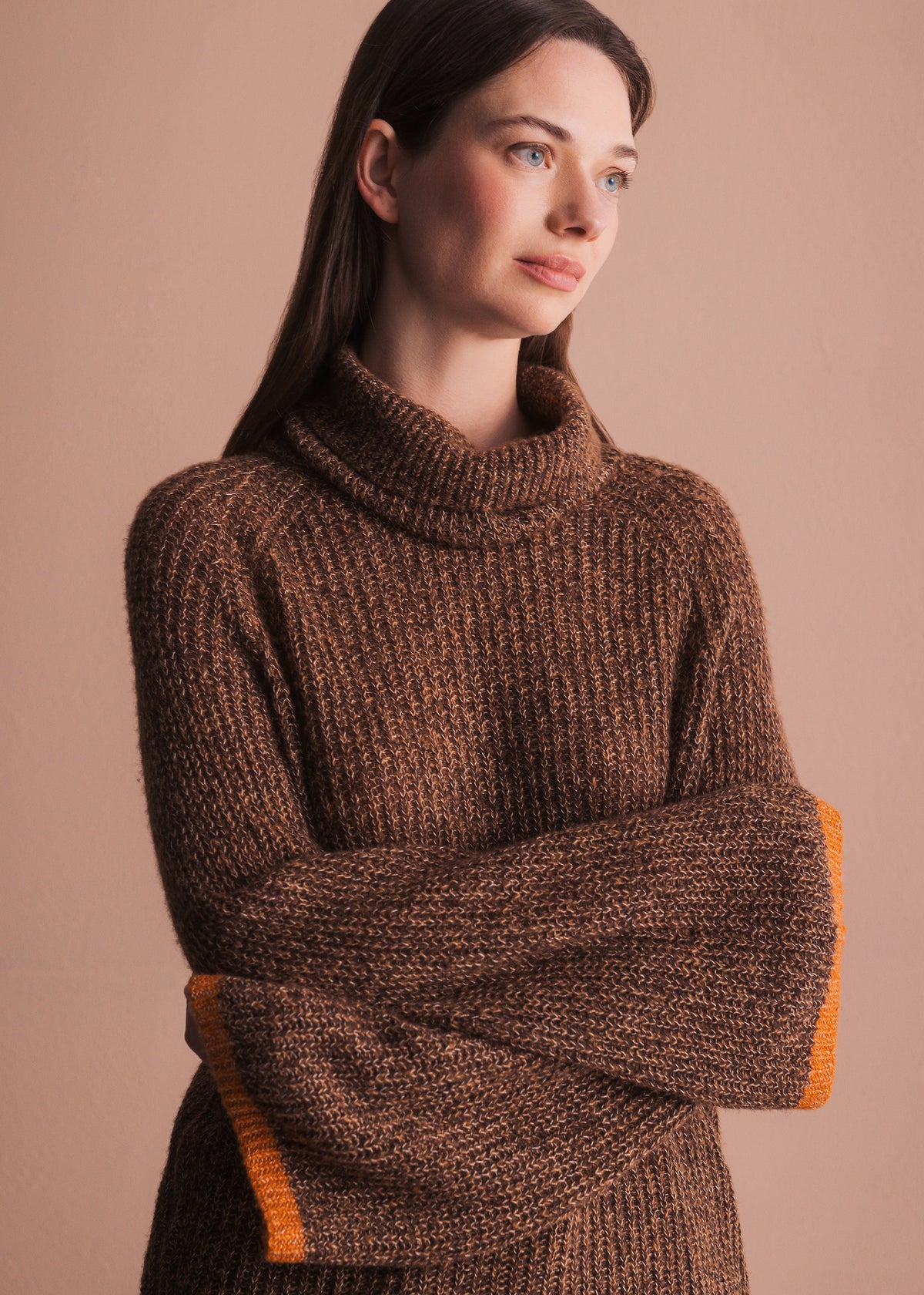 Rollkragenpullover mit Kontrastbund