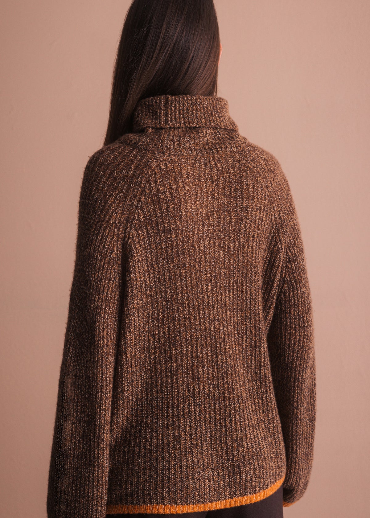 Rollkragenpullover mit Kontrastbund