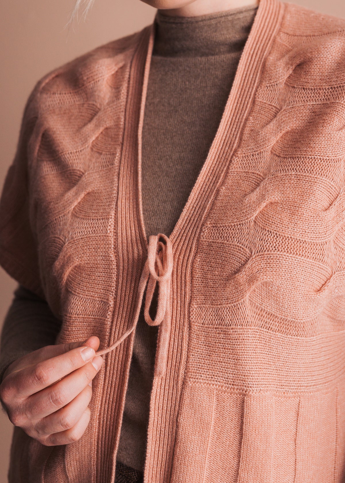 Strickjacke mit Bindeband