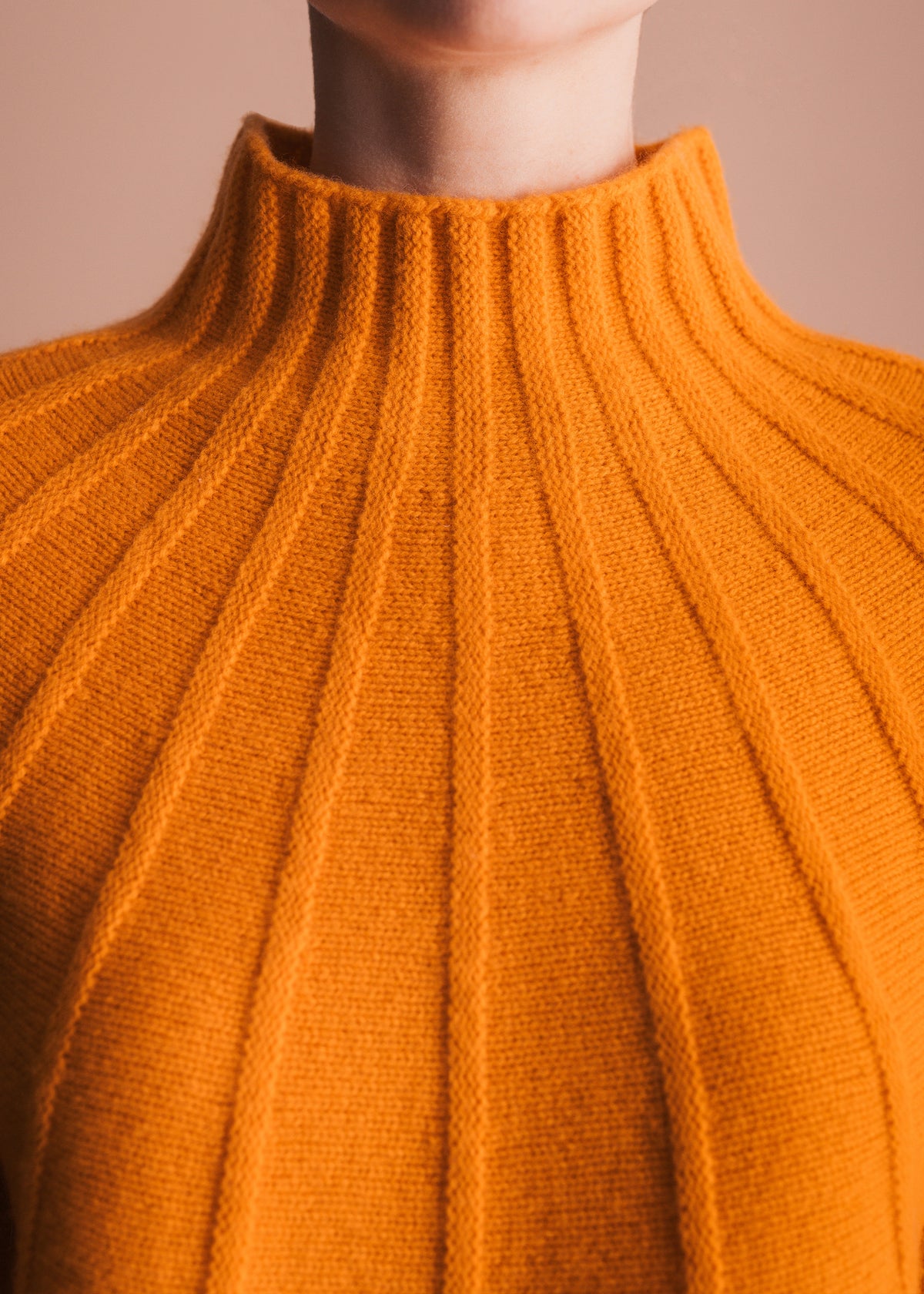 Pullover mit Stehkragen aus reiner Merinowolle