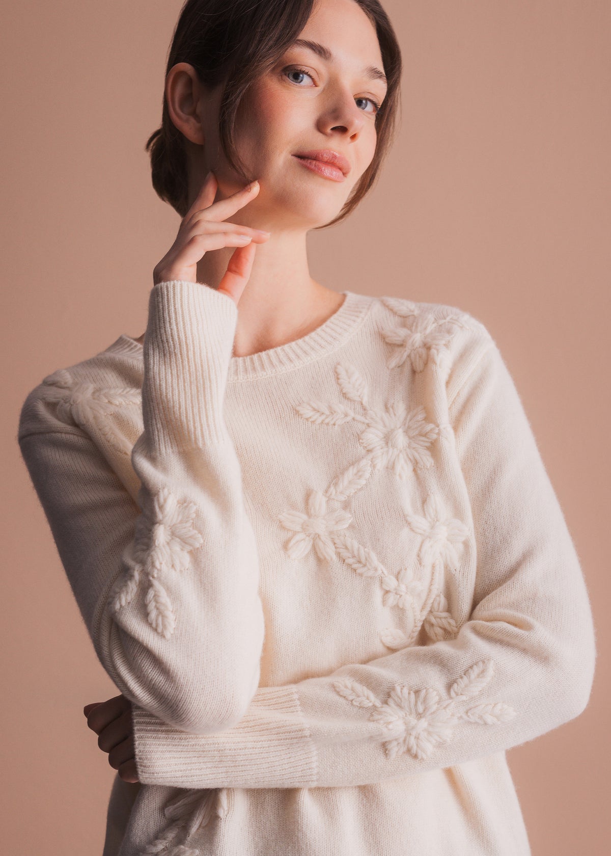 Pullover mit Blumenstickerei