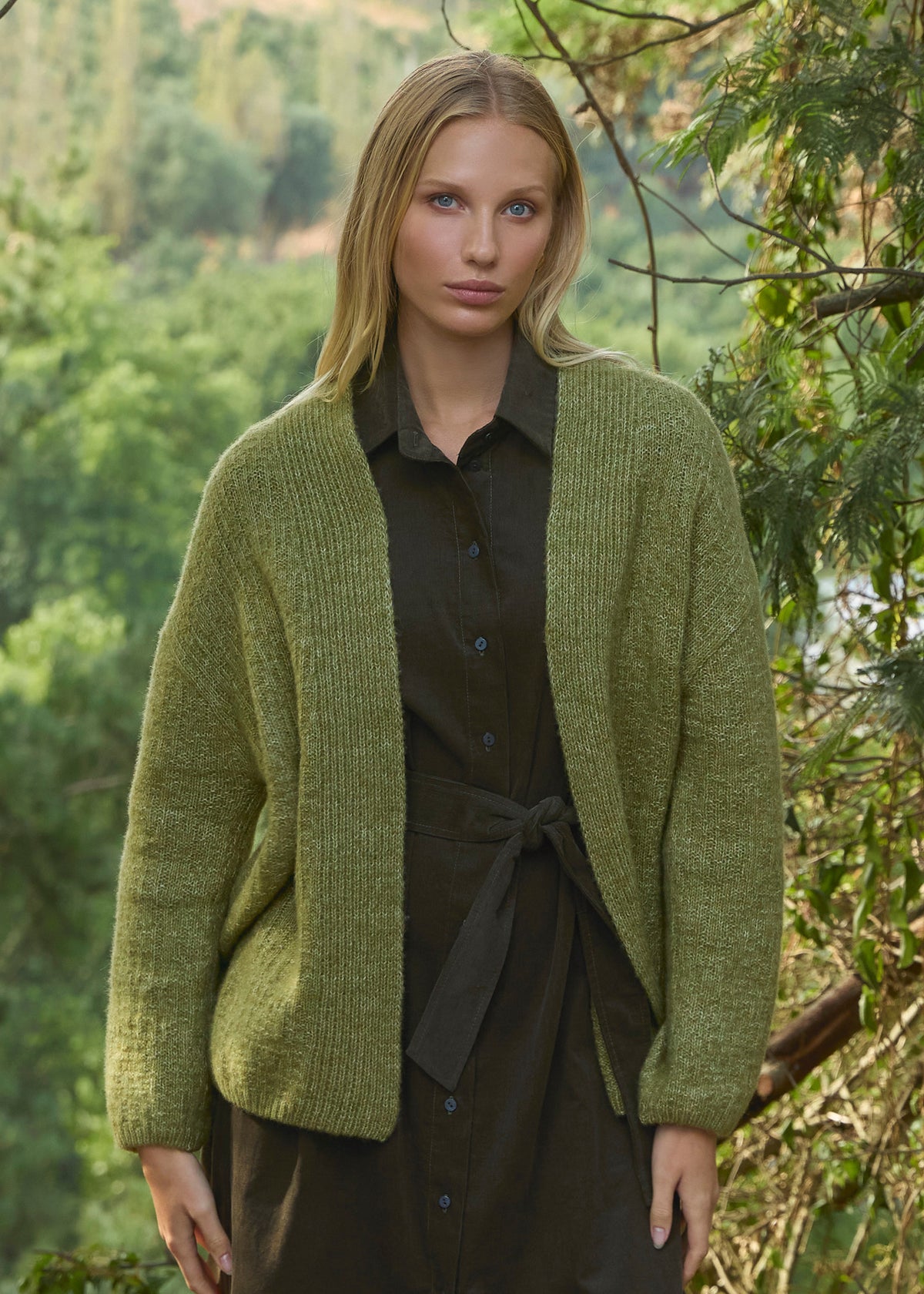 Offene Strickjacke