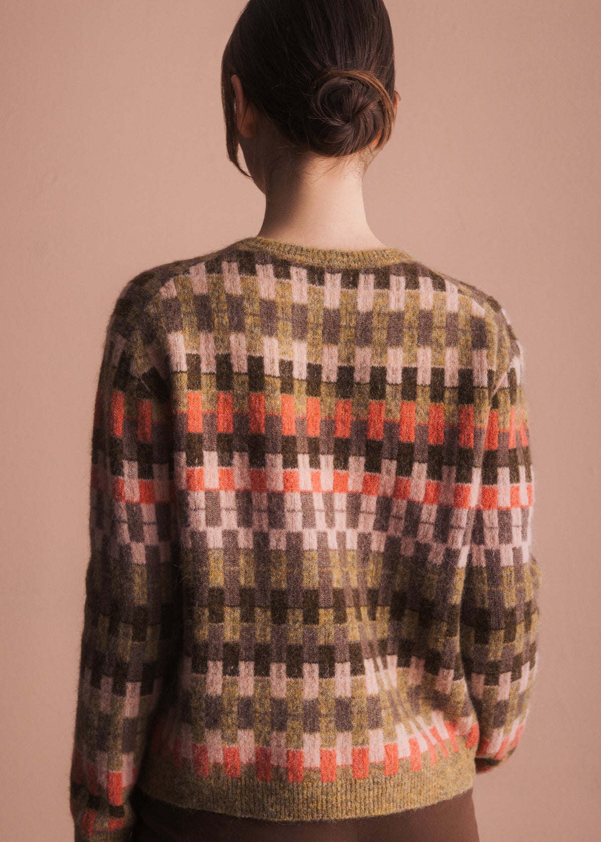 Pullover mit grafischem Strickmuster