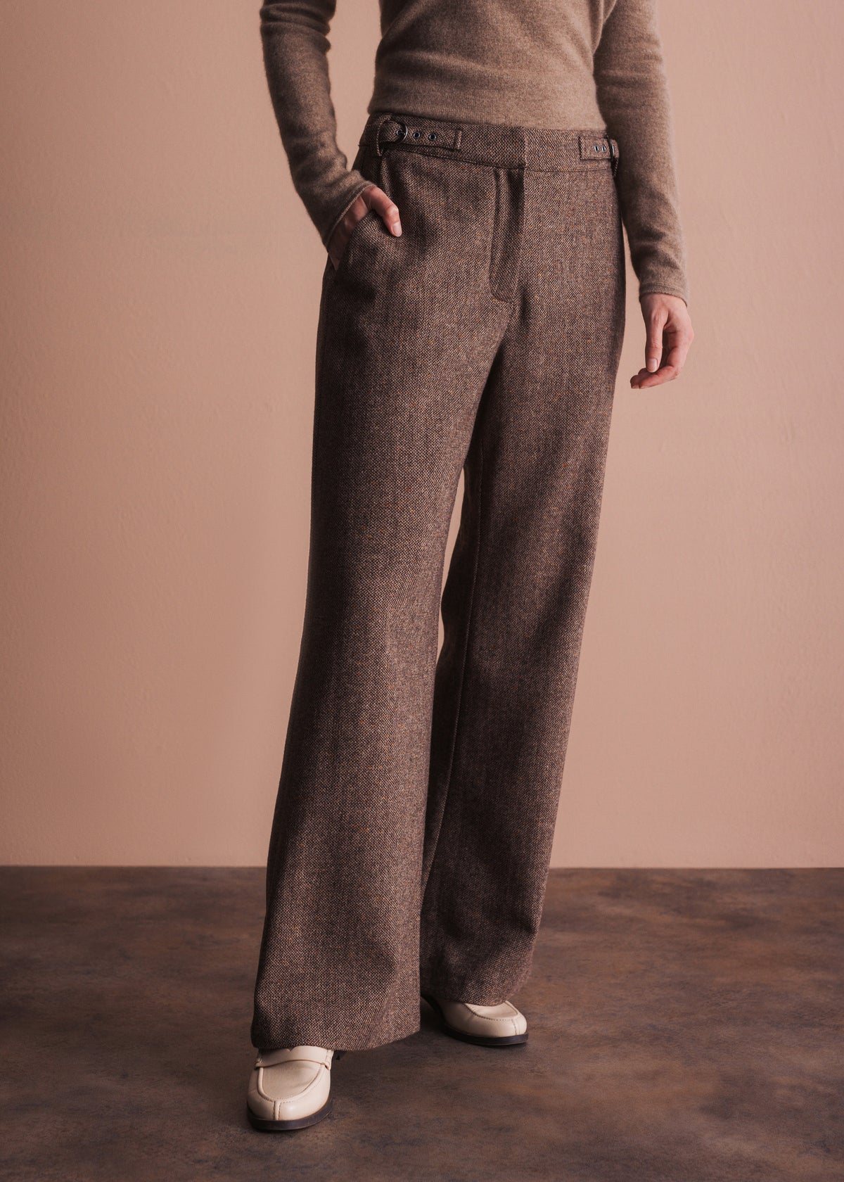 Weite Hose aus Donegal Tweed in Braun meliert
