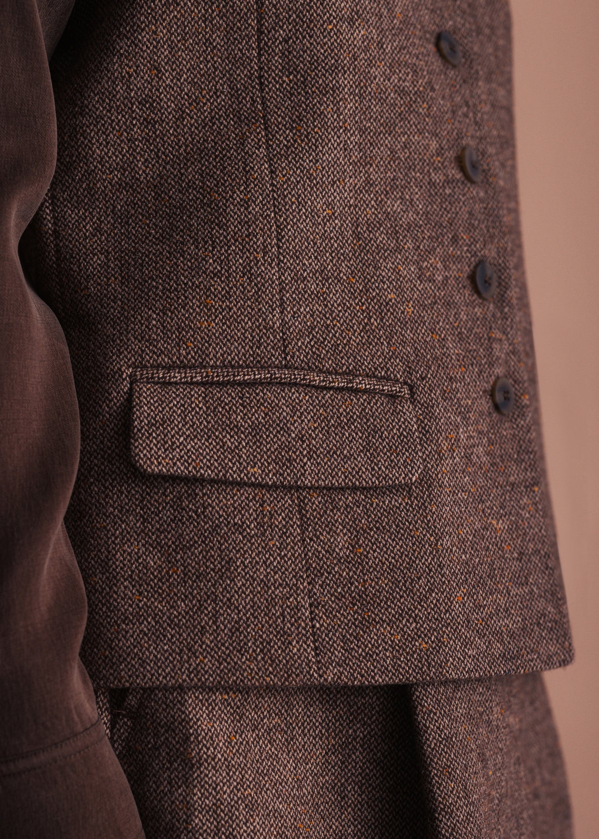 Weste aus Donegal Tweed in Braun meliert
