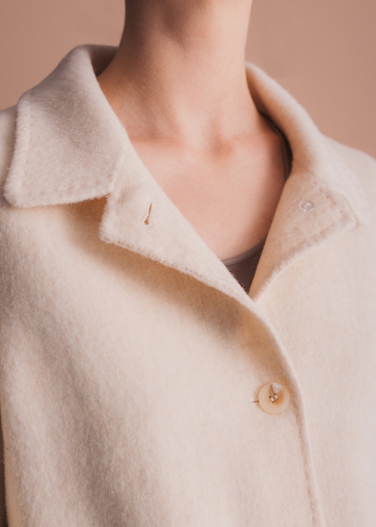 Kurze Jacke mit Reverskragen