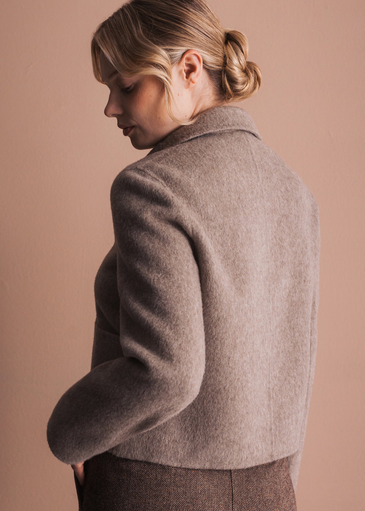 Kurze Jacke mit Reverskragen