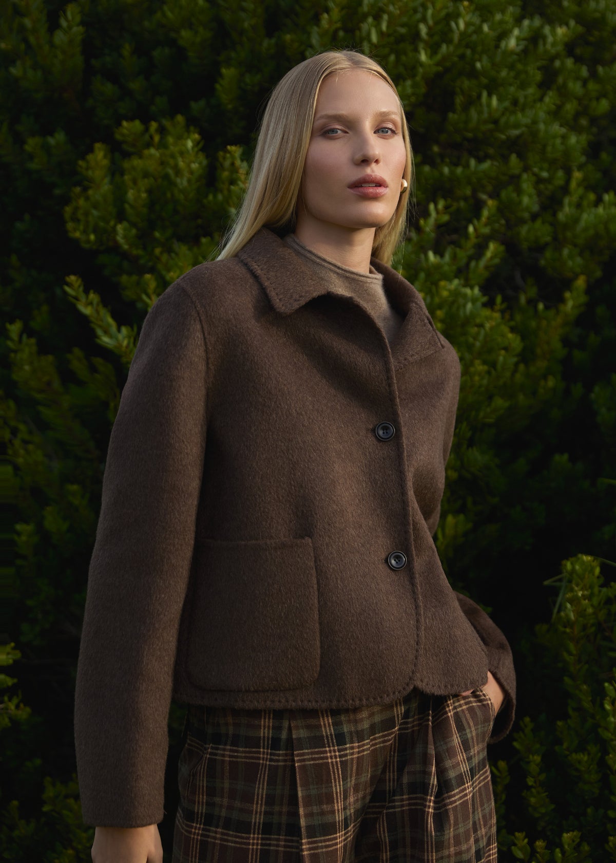 Kurze Jacke mit Reverskragen
