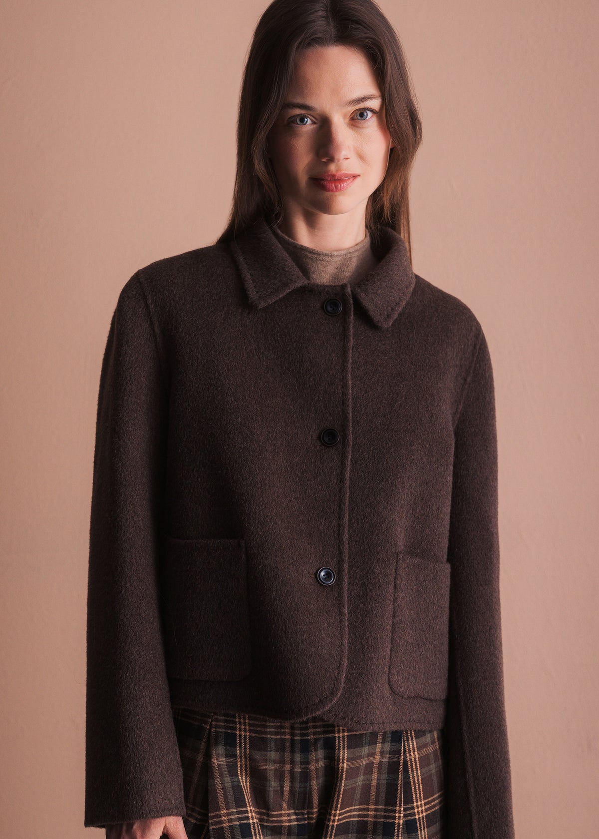 Kurze Jacke mit Reverskragen