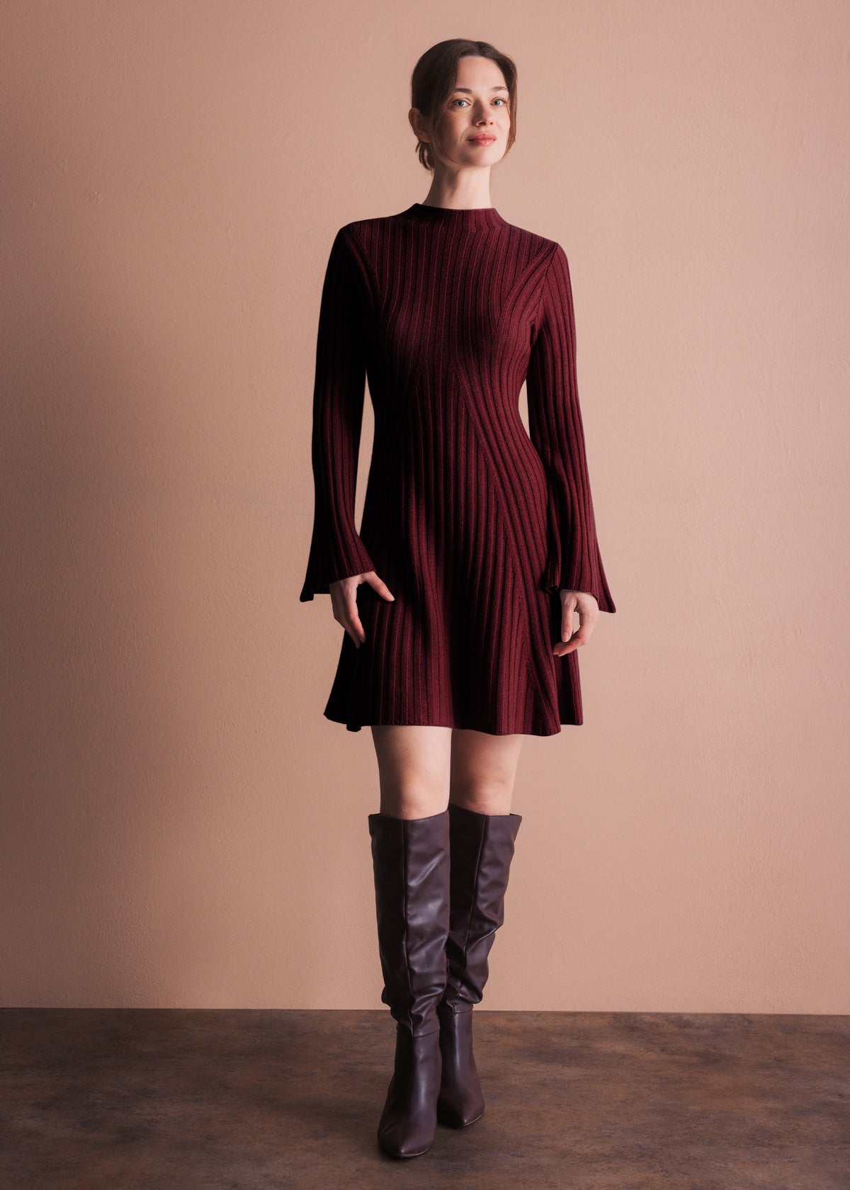 Strickkleid mit Glockenärmeln