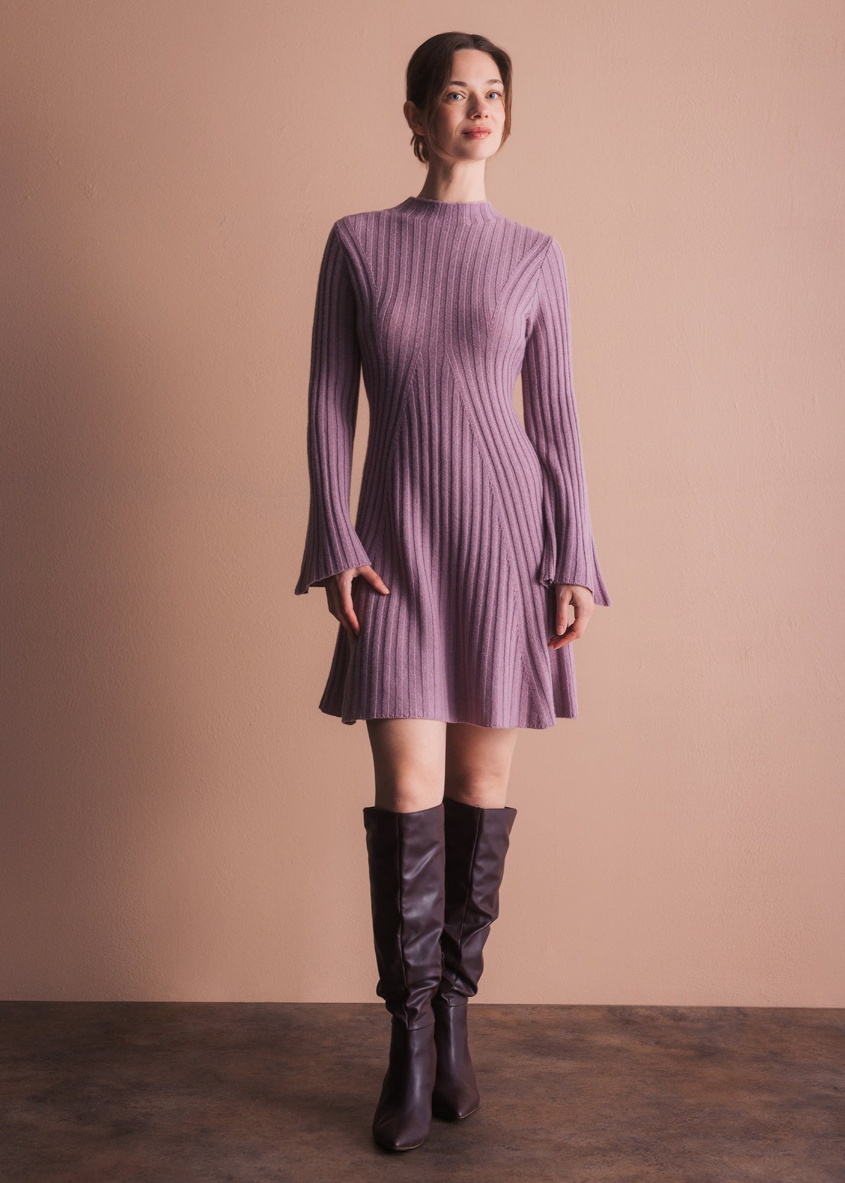 Strickkleid mit Glockenärmeln