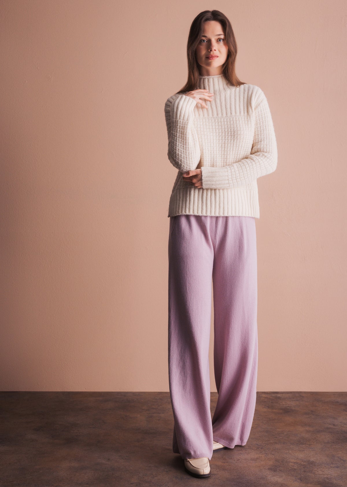 Rippstrickpullover mit Stehkragen