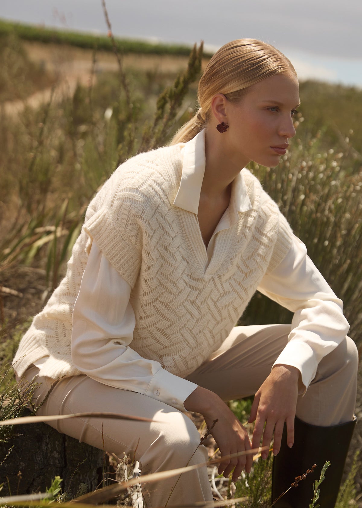 Pullunder mit Ajourmuster in Creme