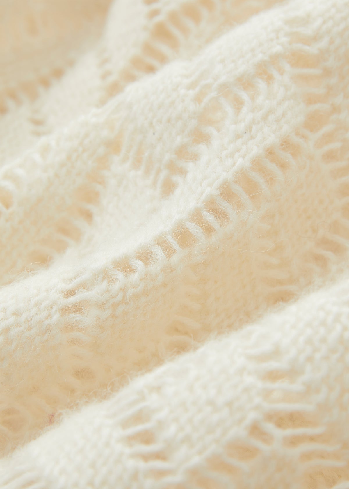 Pullunder mit Ajourmuster in Creme