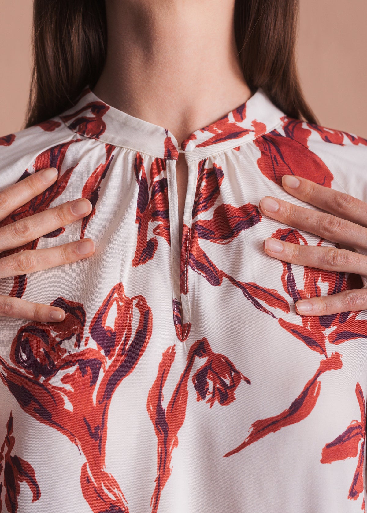 Bluse mit Blumenprint in Ecru