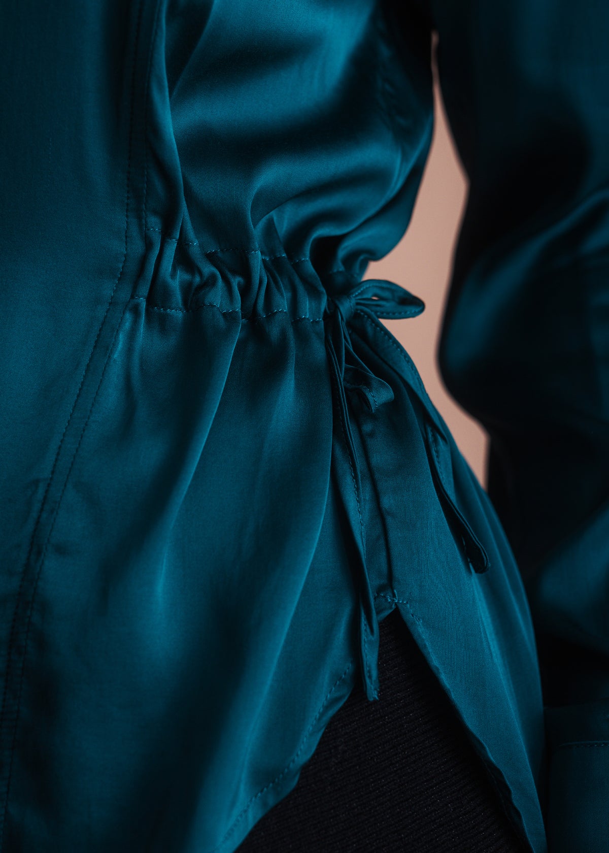 Bluse mit Bindedetail