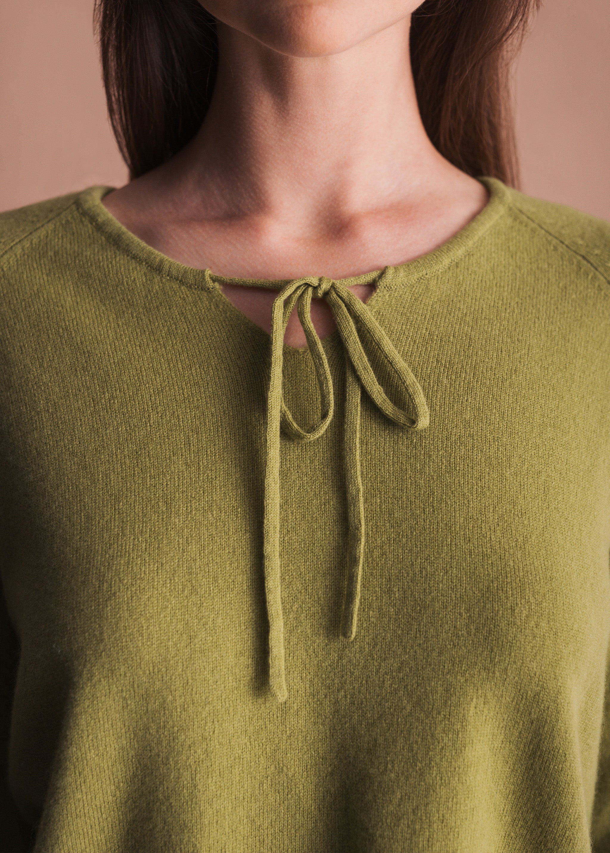 Pullover mit Bindeband am Rundhalsausschnitt