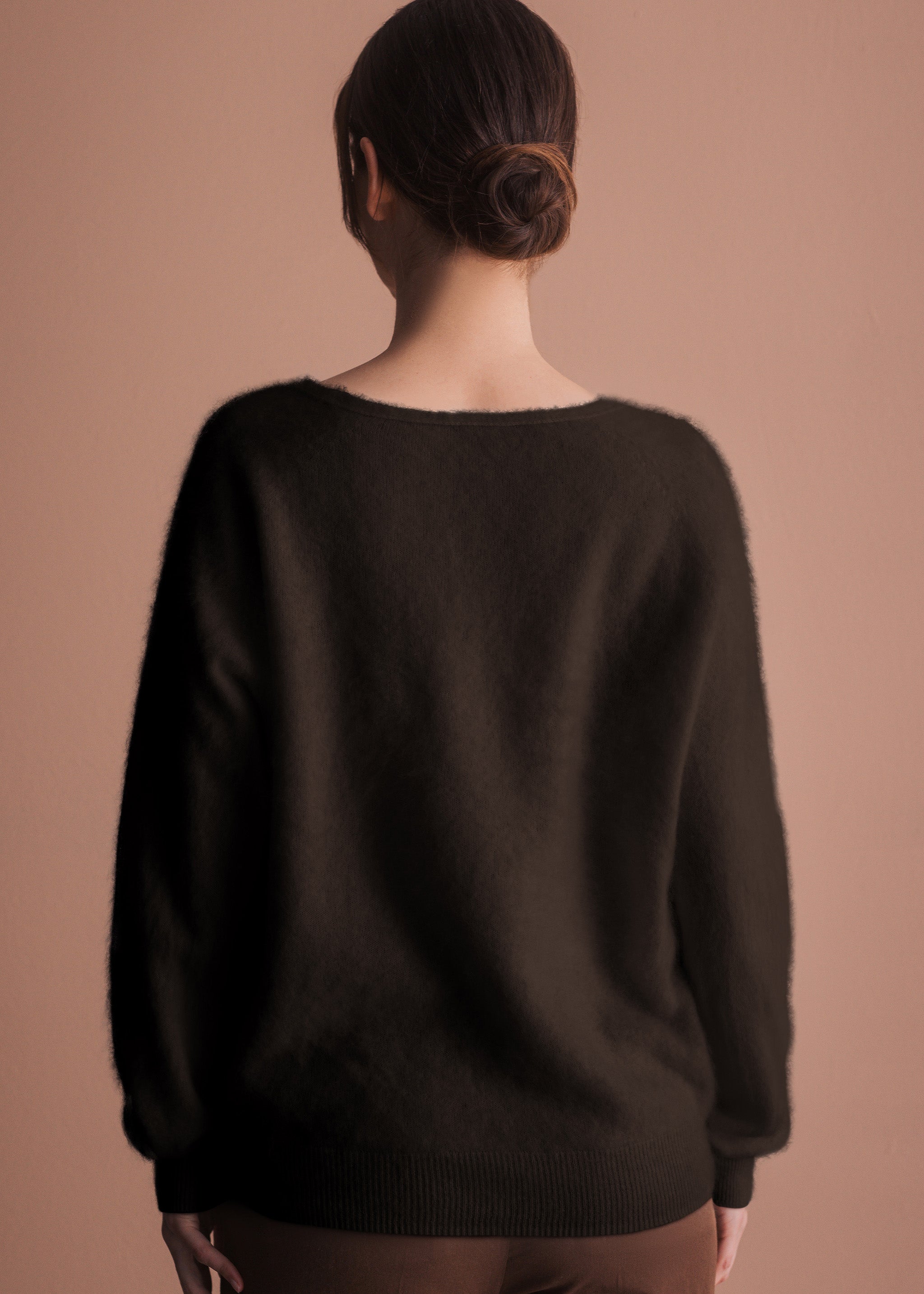 Pullover mit V-Ausschnitt aus gebrushtem Garn