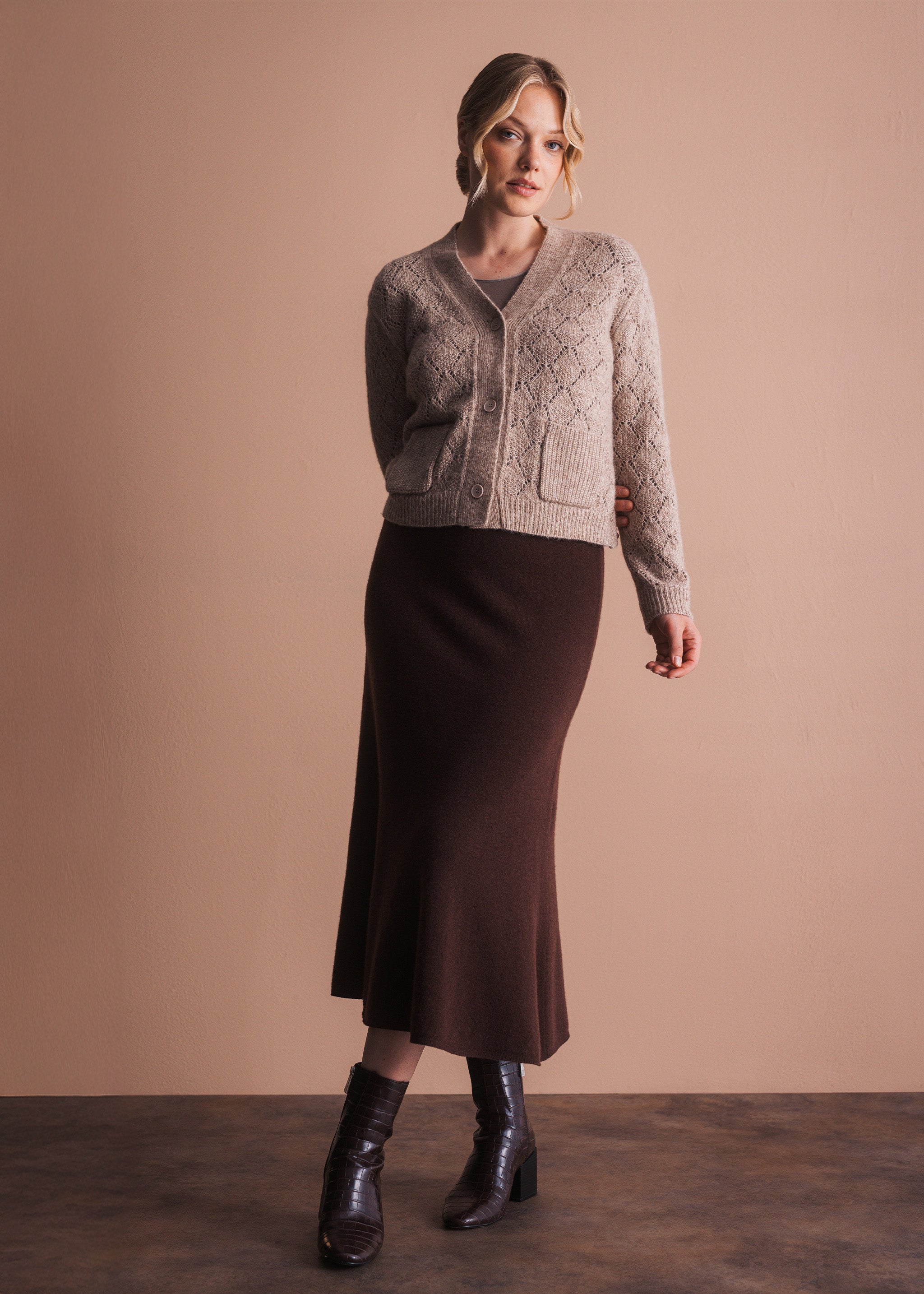 Cardigan mit Ajourmuster in Hazelnut