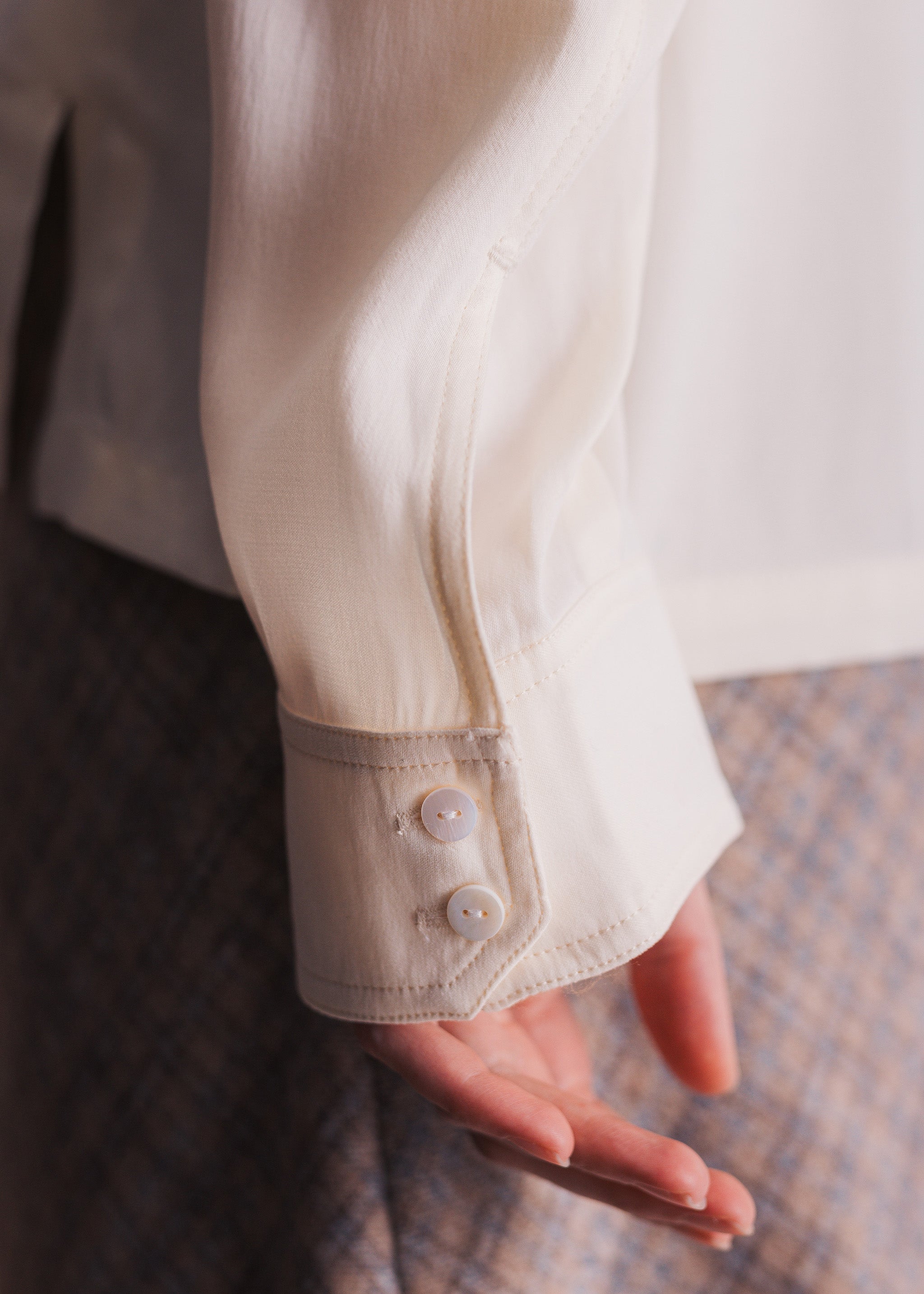 Bluse mit Kragen und Knopfleiste