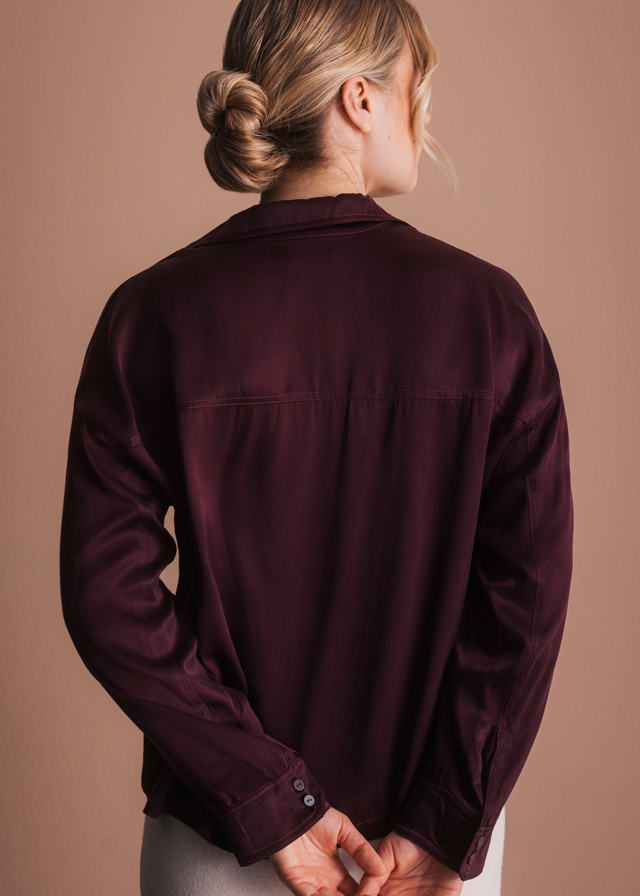 Bluse mit Kragen und Knopfleiste
