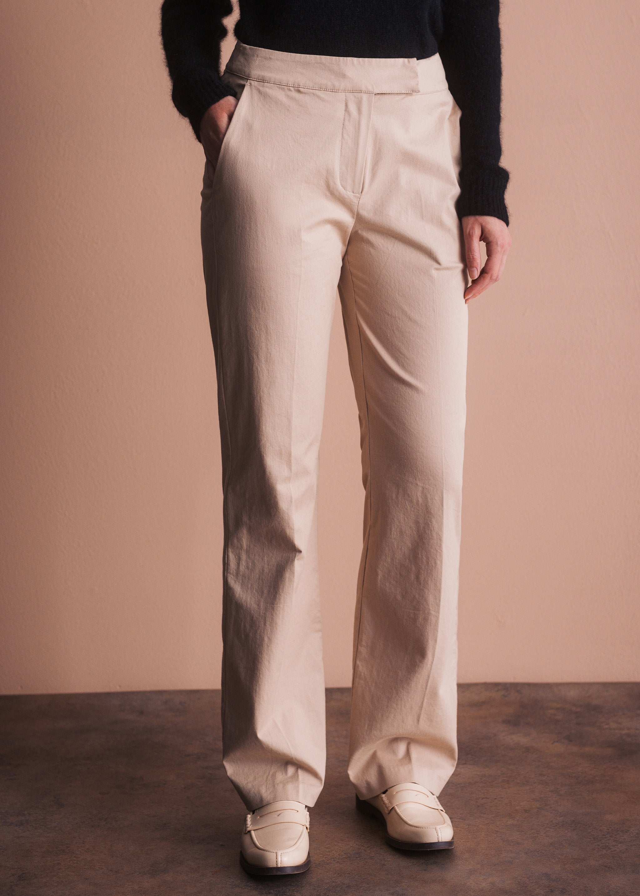 Stoffhose mit Bügelfalte