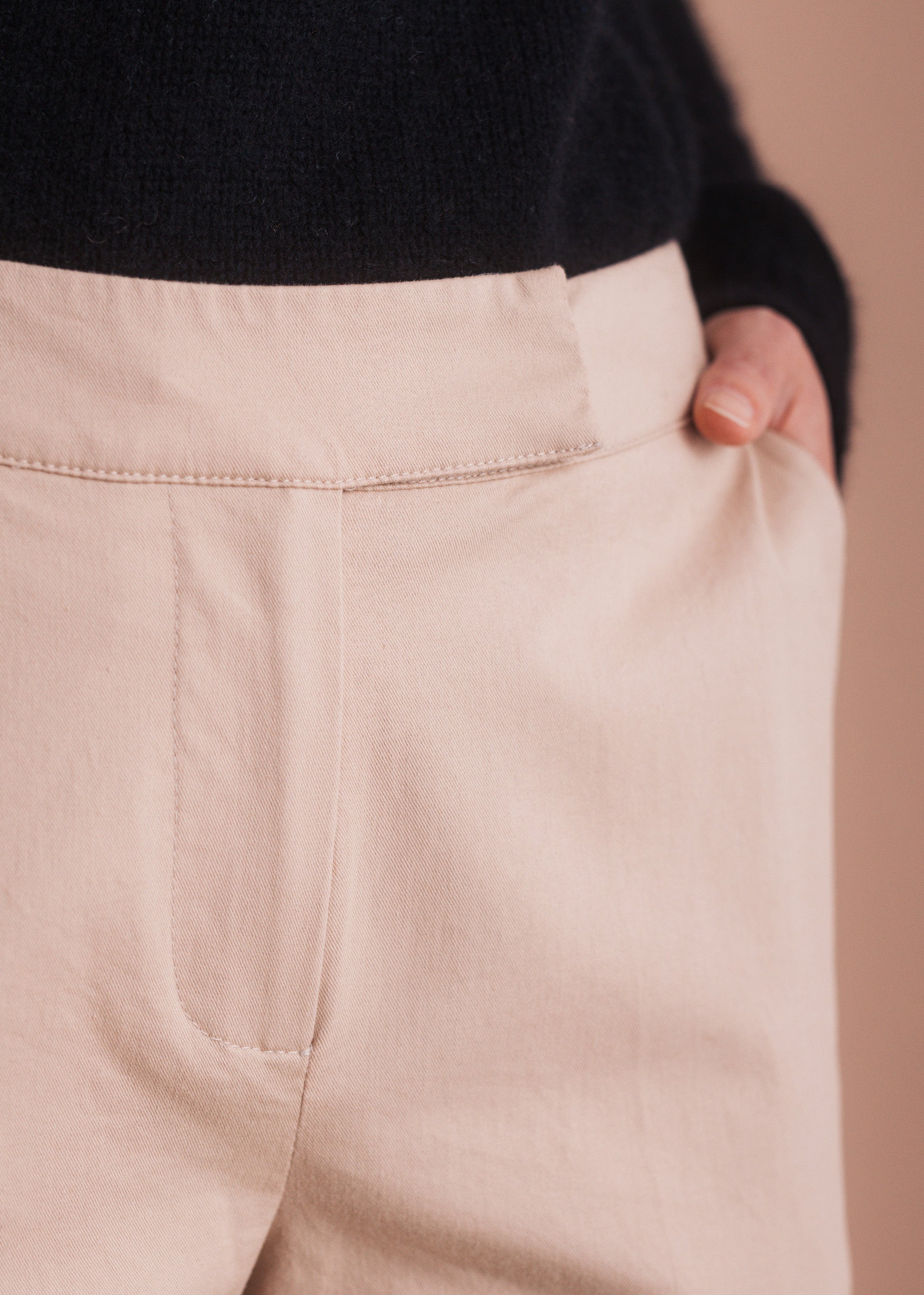 Stoffhose mit Bügelfalte