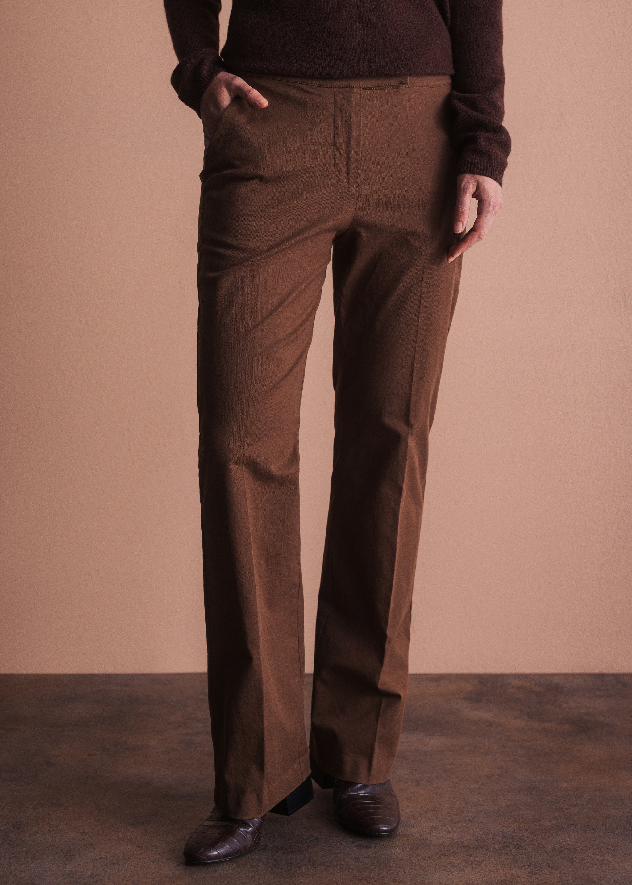 Stoffhose mit Bügelfalte