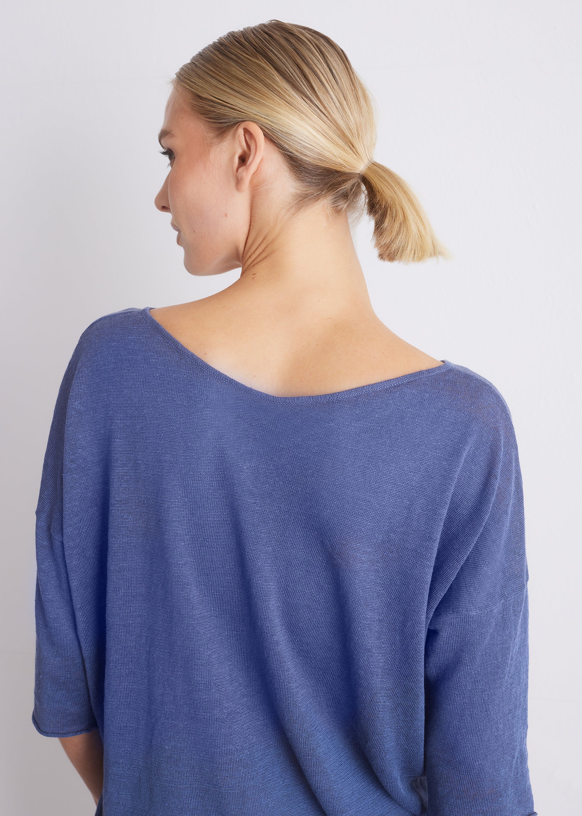 Leinenpullover mit V-Ausschnitt