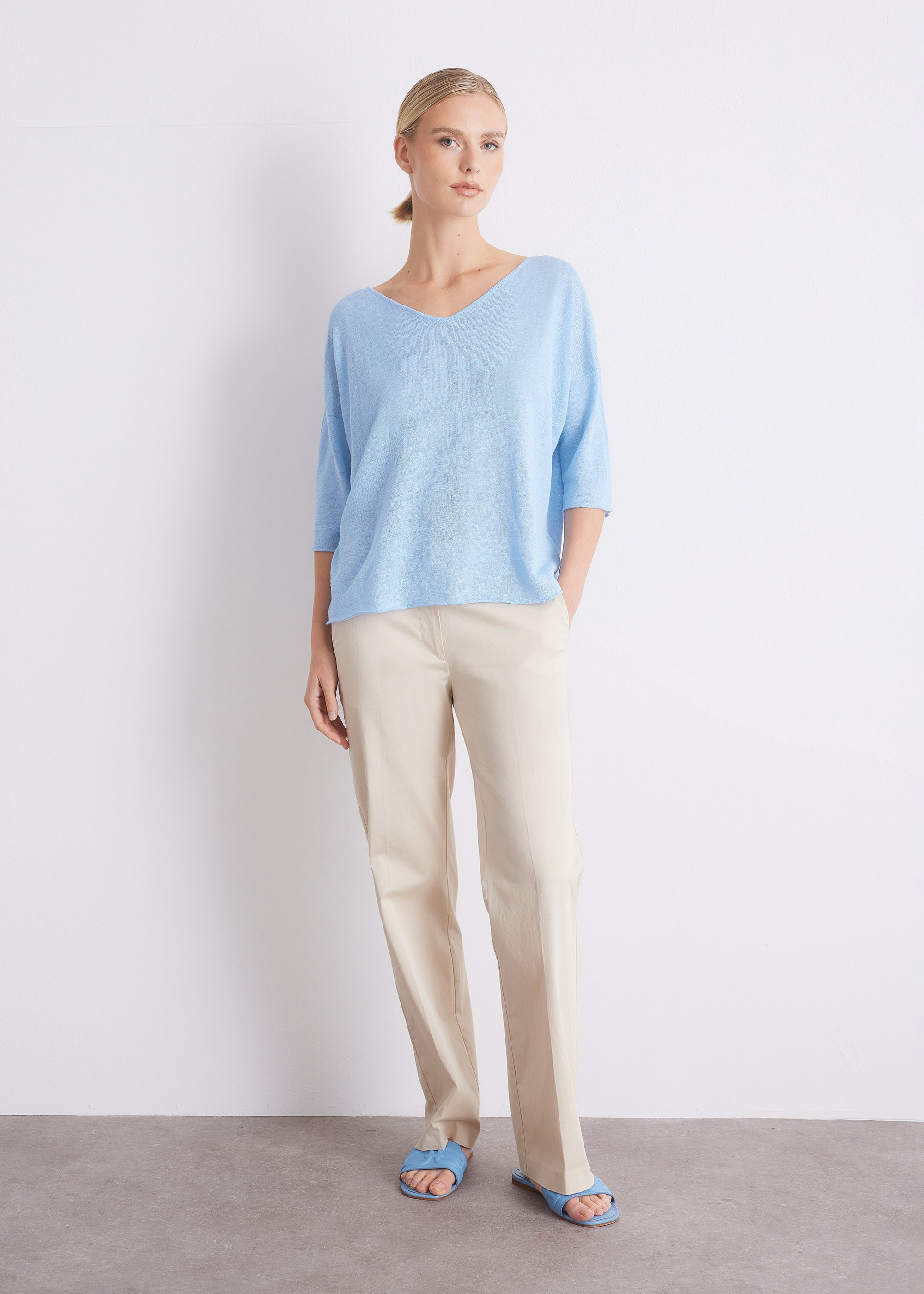 Leinenpullover mit V-Ausschnitt