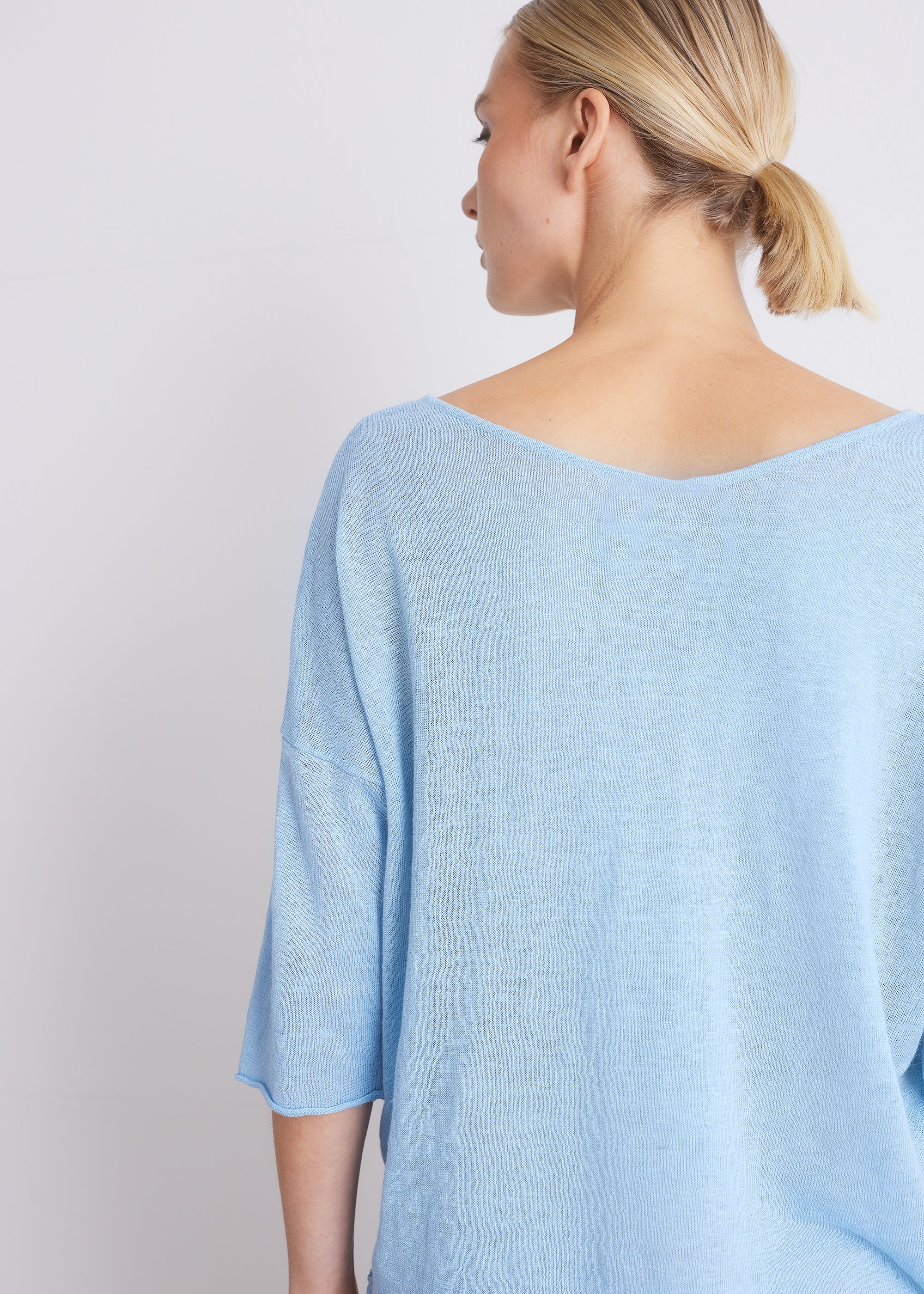 Leinenpullover mit V-Ausschnitt