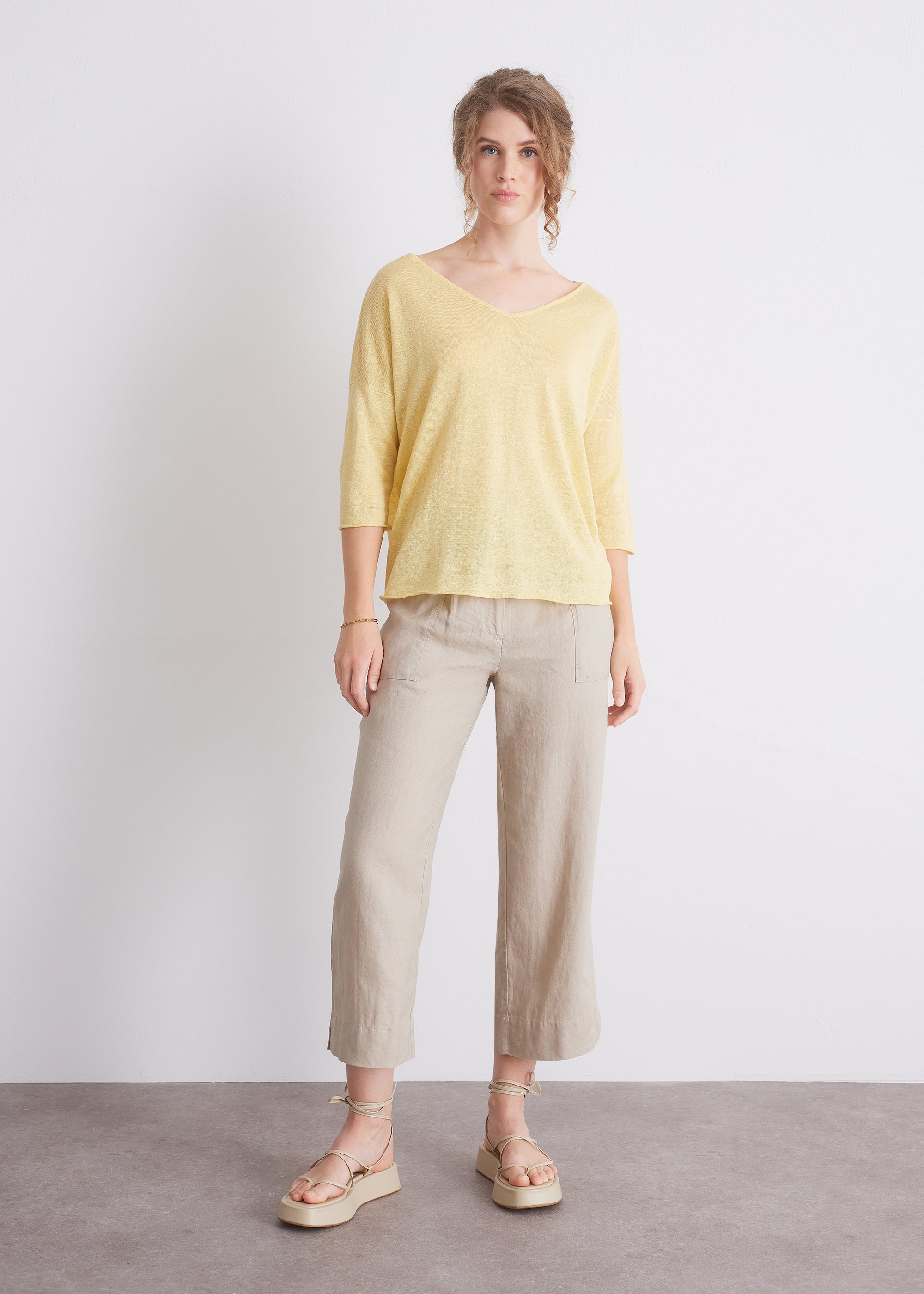 Leinenpullover mit V-Ausschnitt