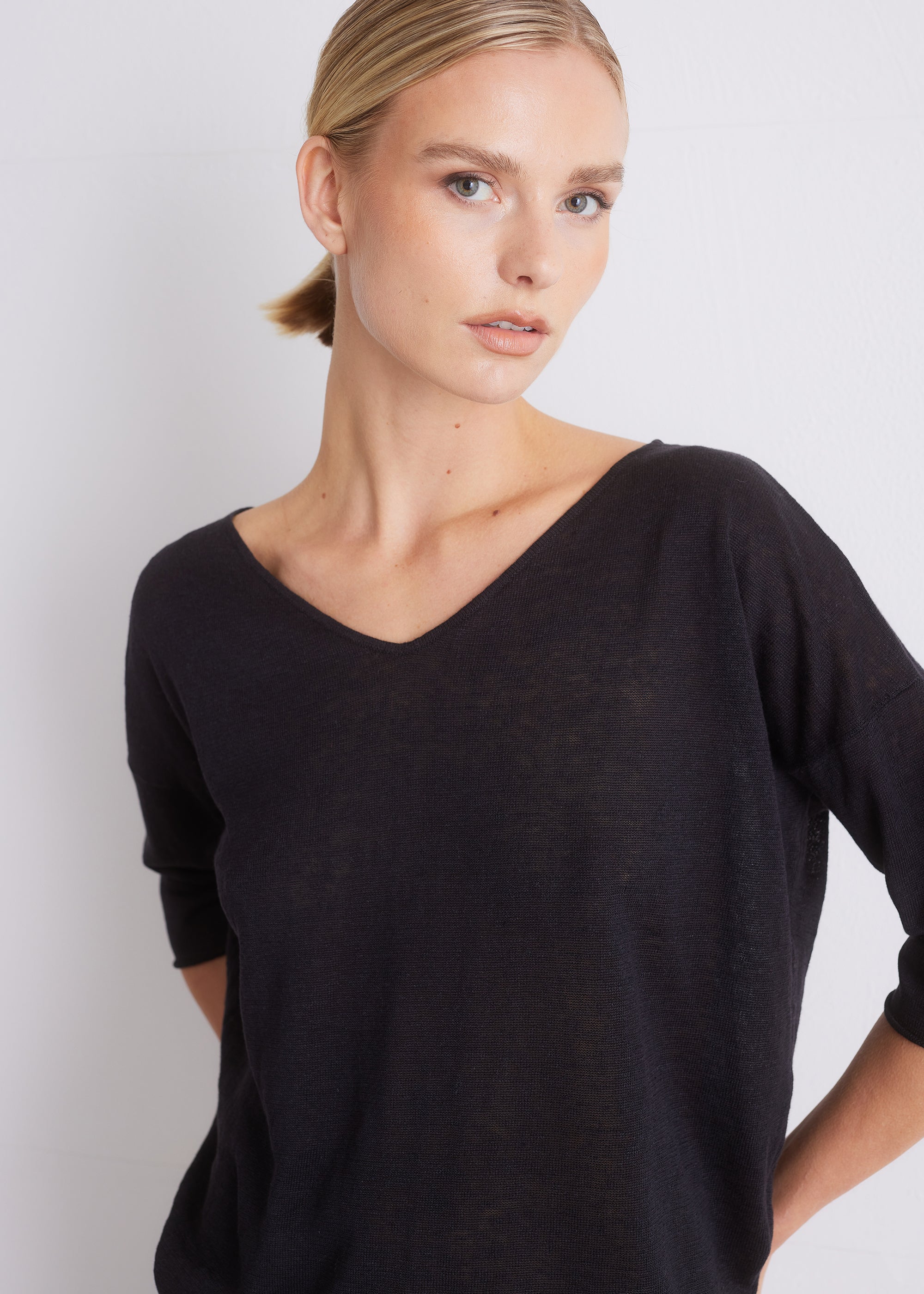 Leinenpullover mit V-Ausschnitt