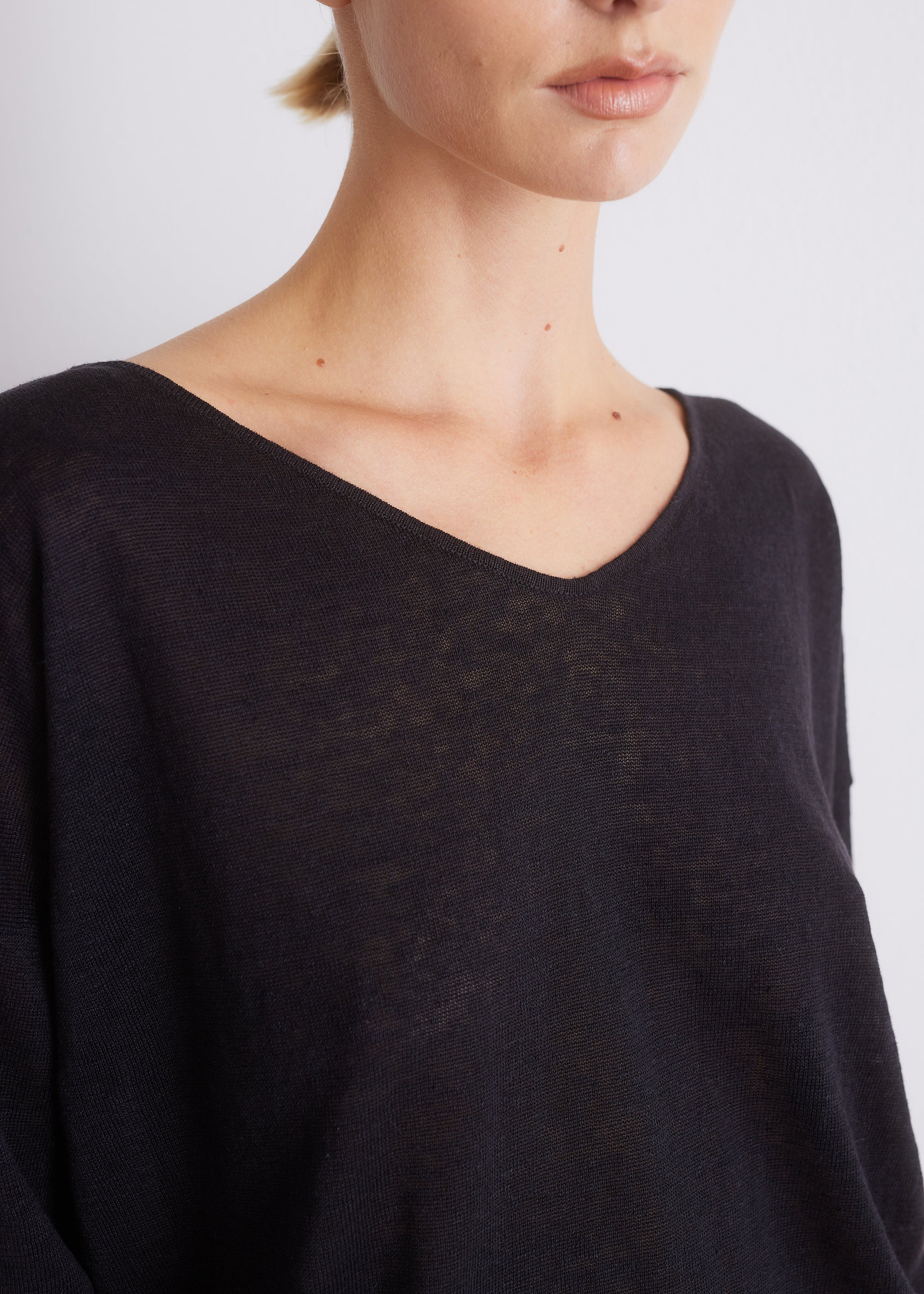 Leinenpullover mit V-Ausschnitt