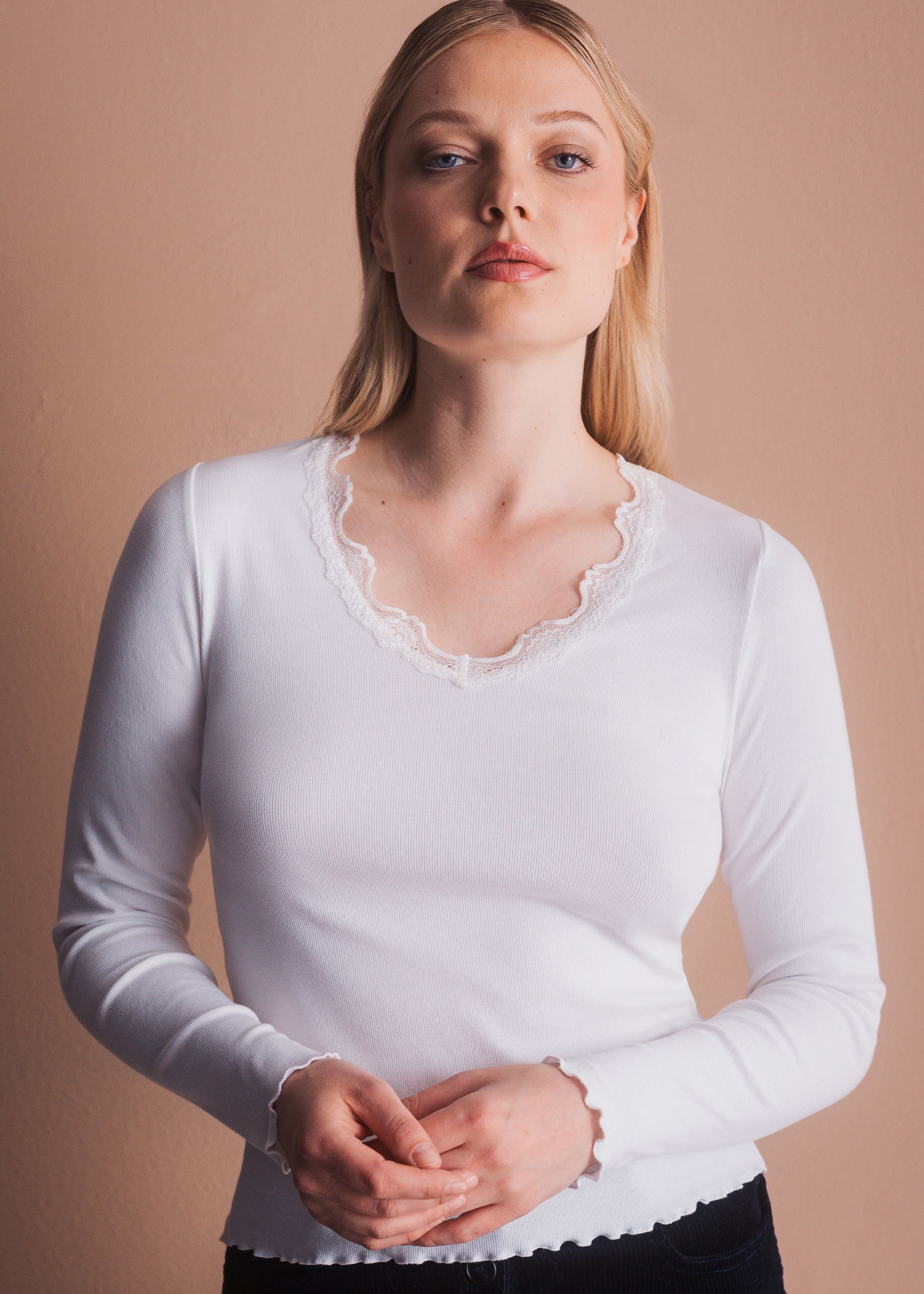 Langarmshirt mit Spitzenbesatz