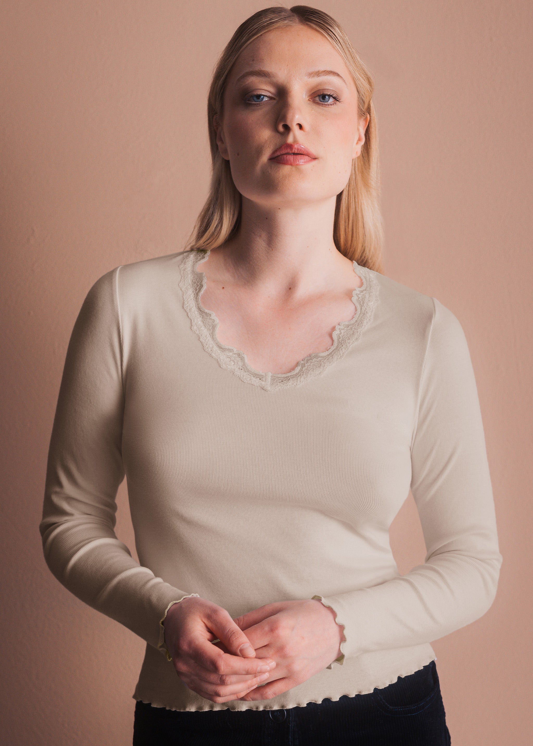 Langarmshirt mit Spitzenbesatz