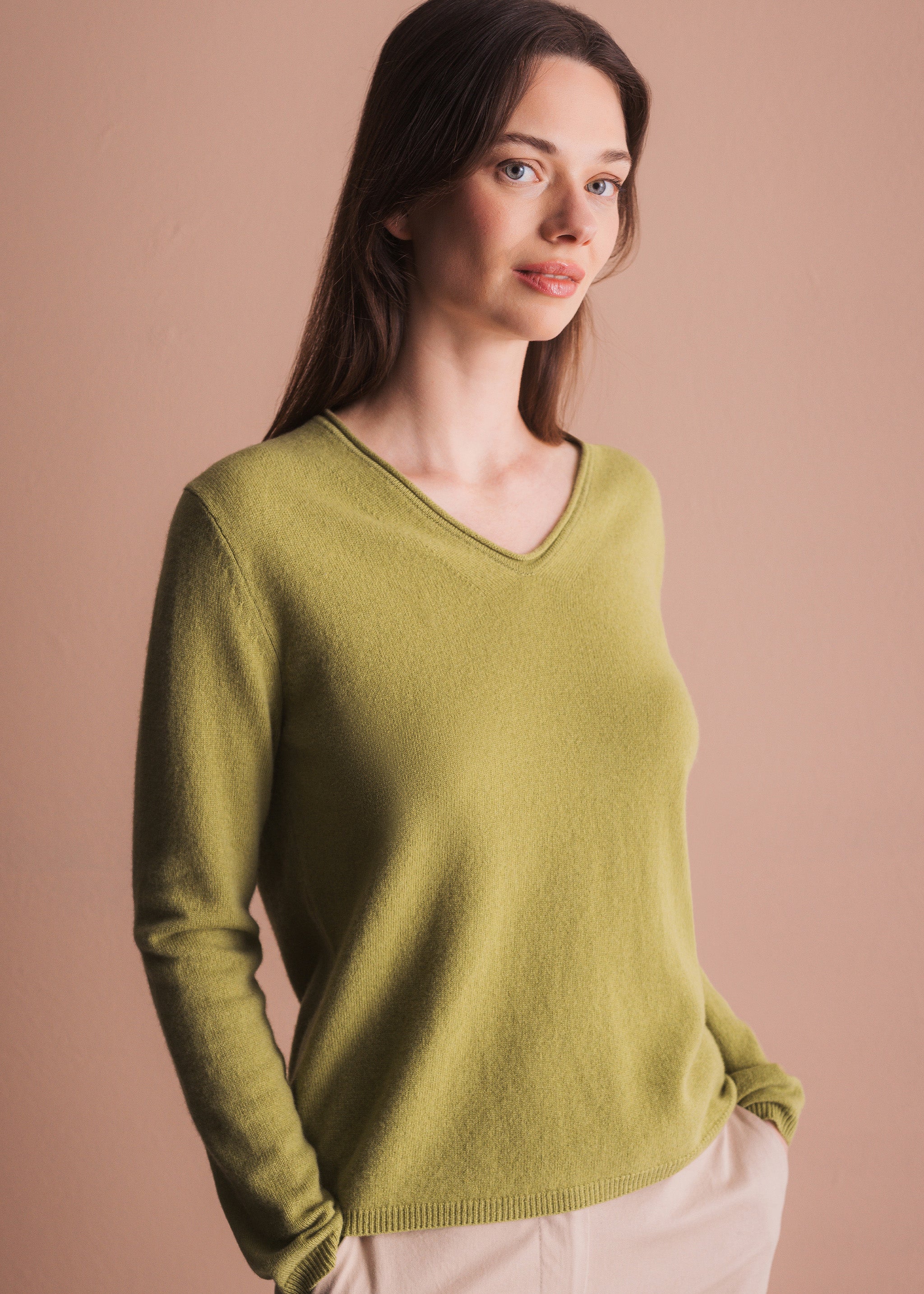 Pullover mit V-Ausschnitt aus Merinowolle