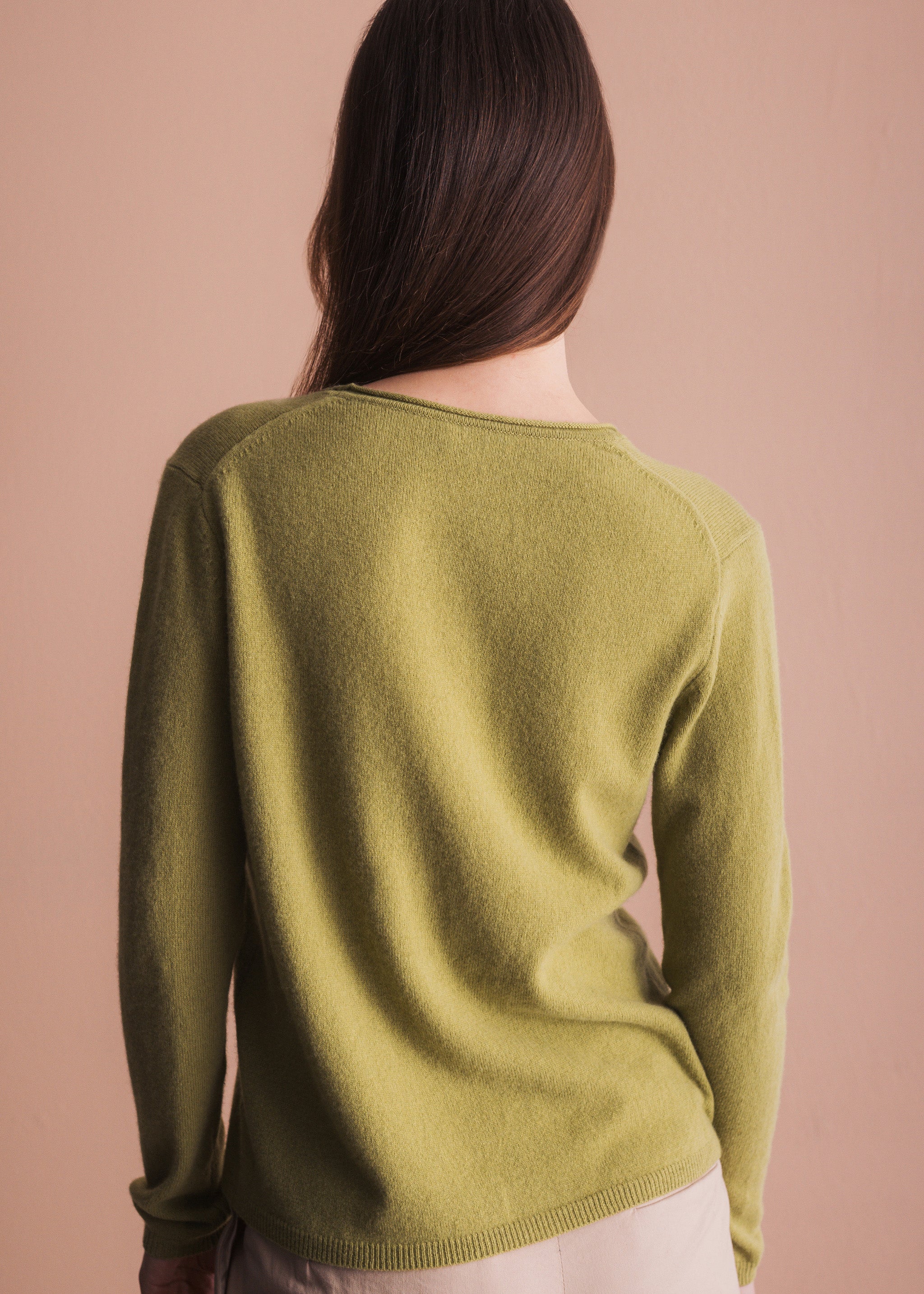 Pullover mit V-Ausschnitt aus Merinowolle