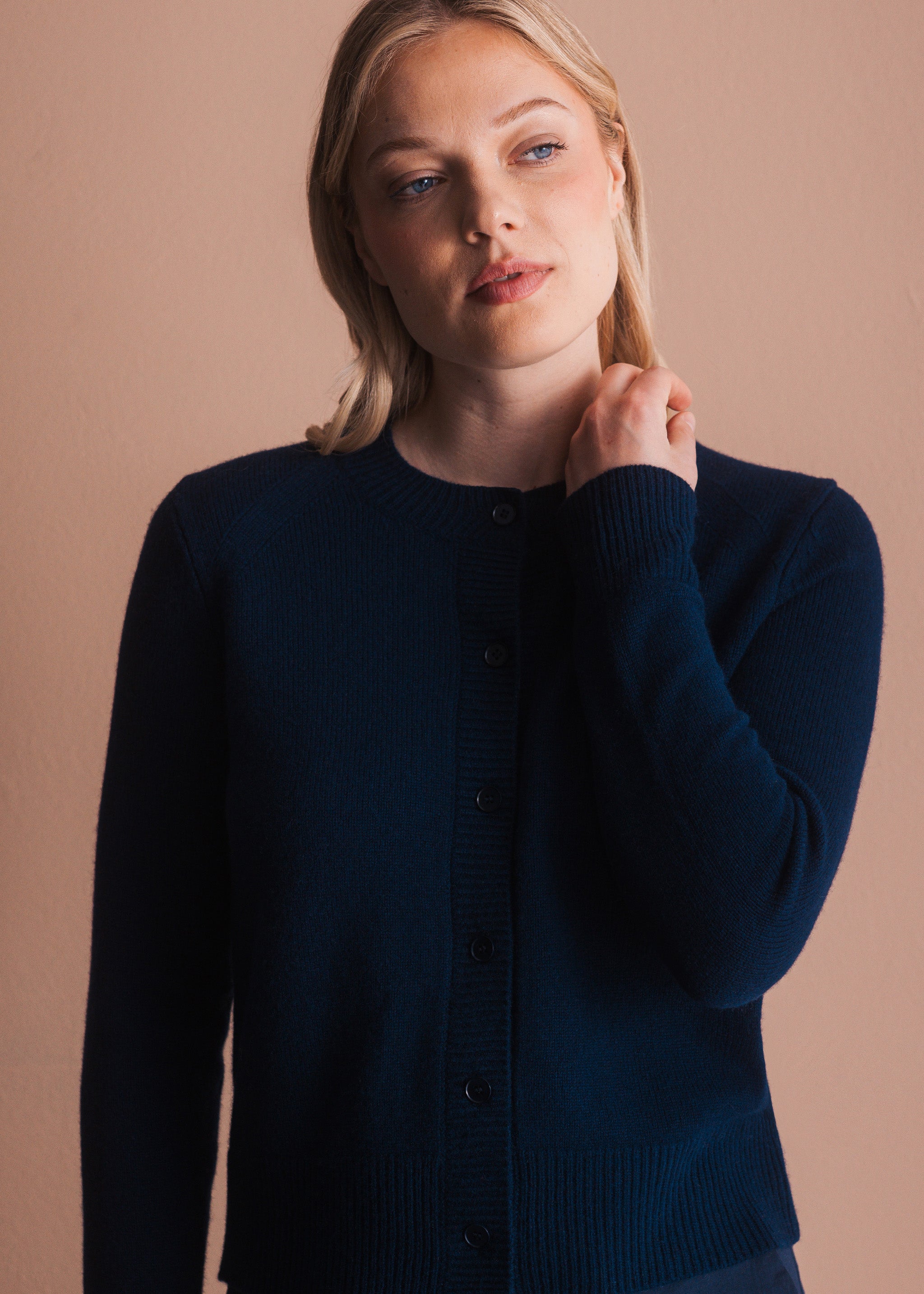 Strickjacke mit Knopfleiste aus Merinowolle