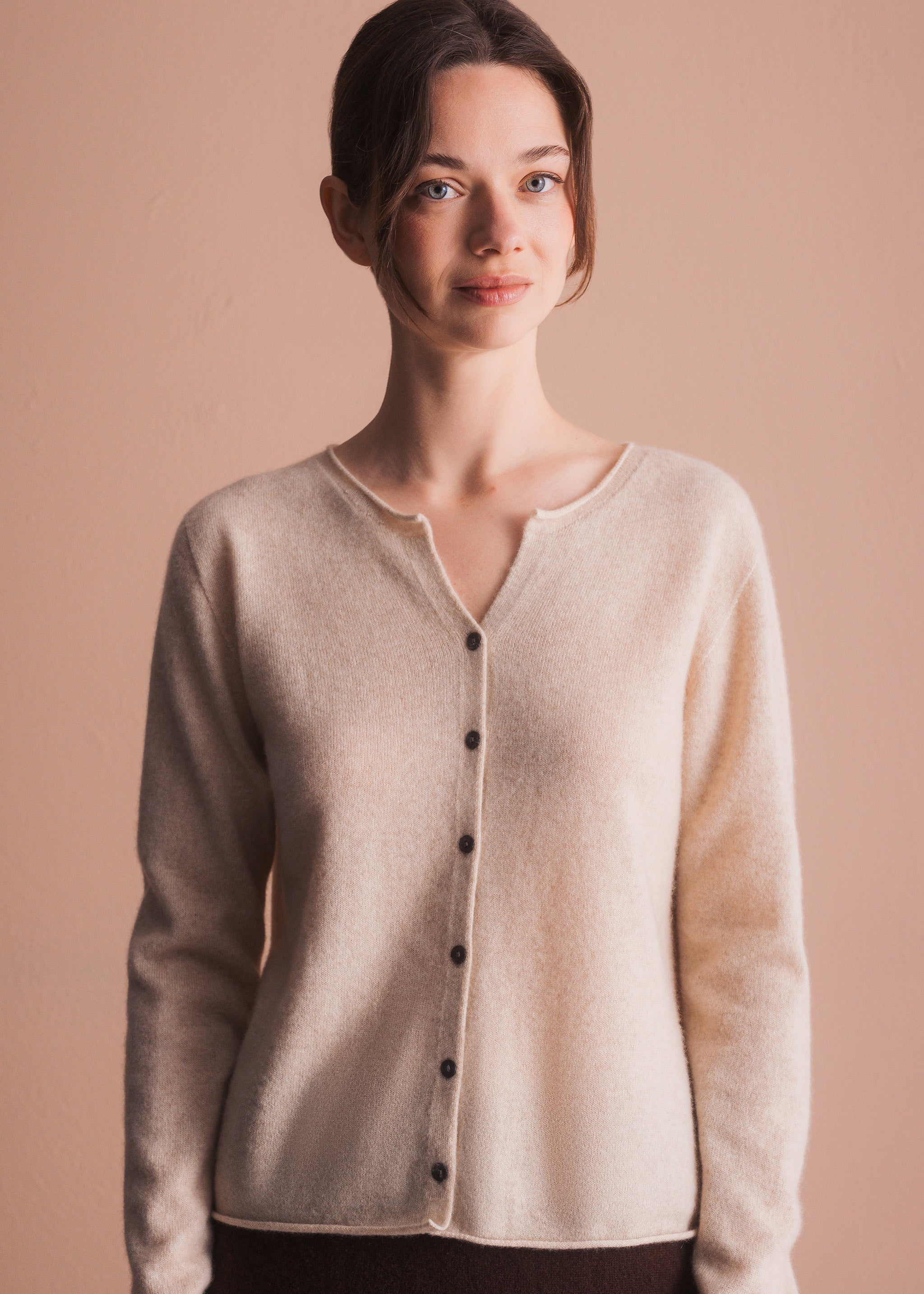 Strickjacke mit V-Ausschnitt