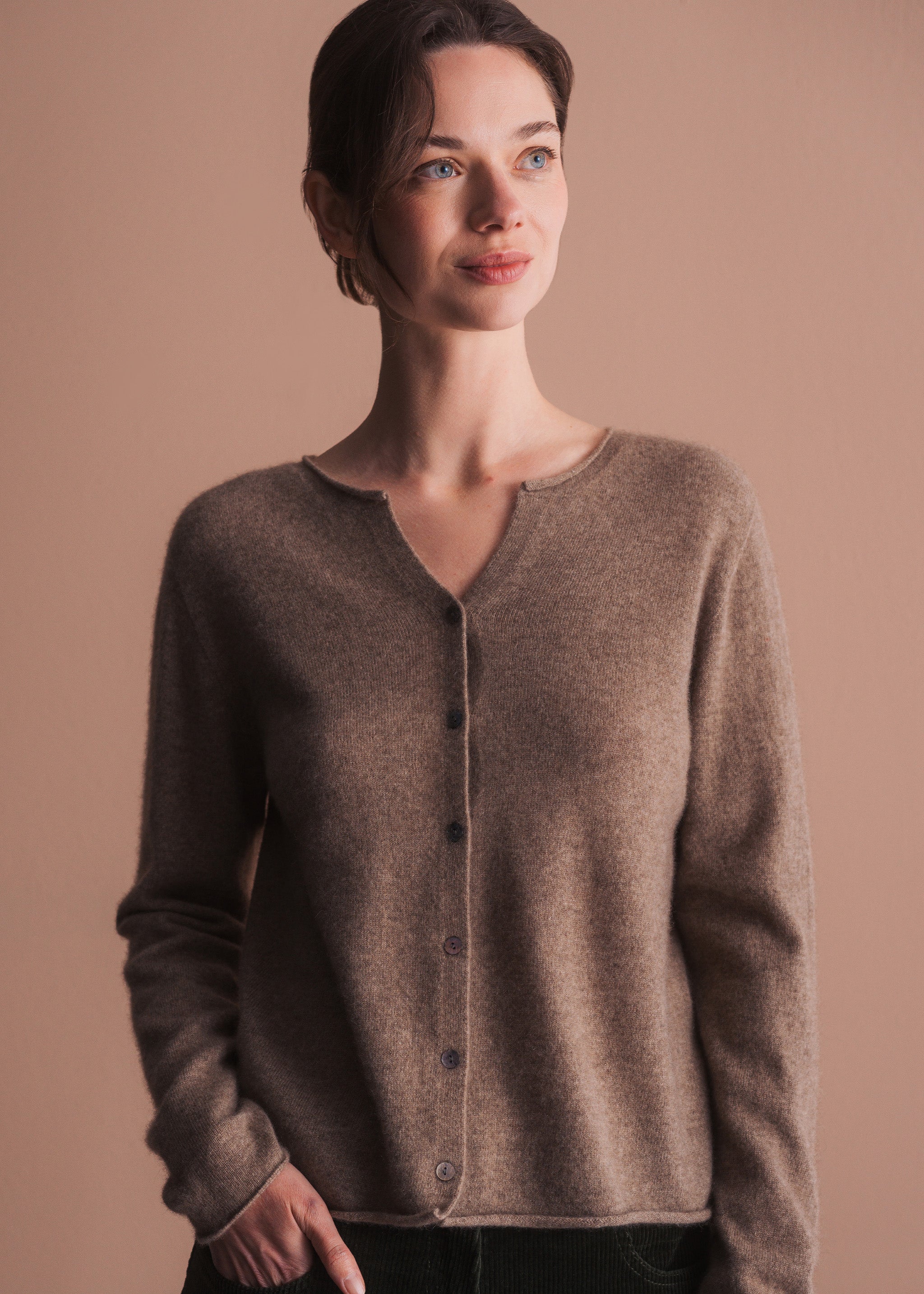 Strickjacke mit V-Ausschnitt
