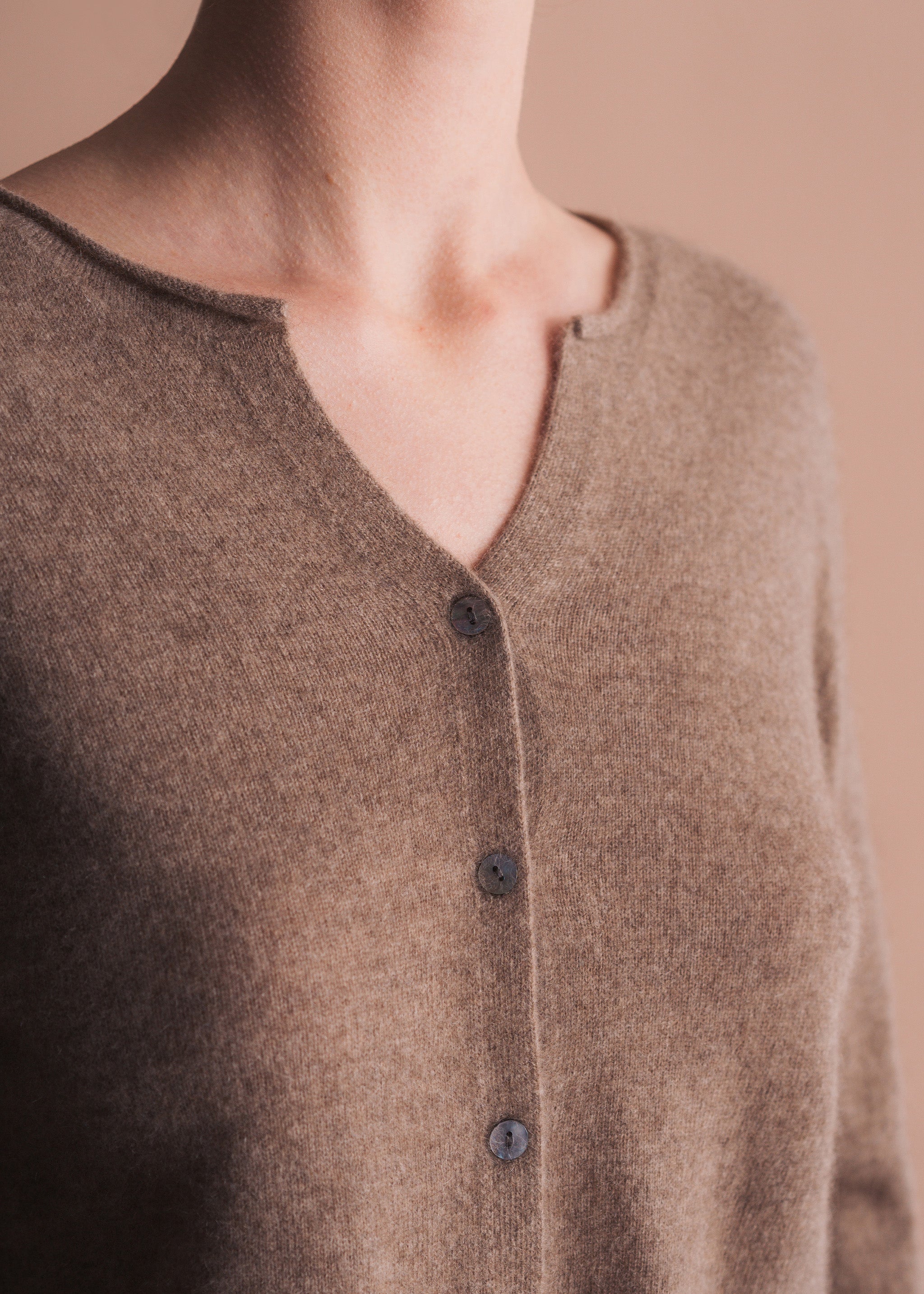 Strickjacke mit V-Ausschnitt