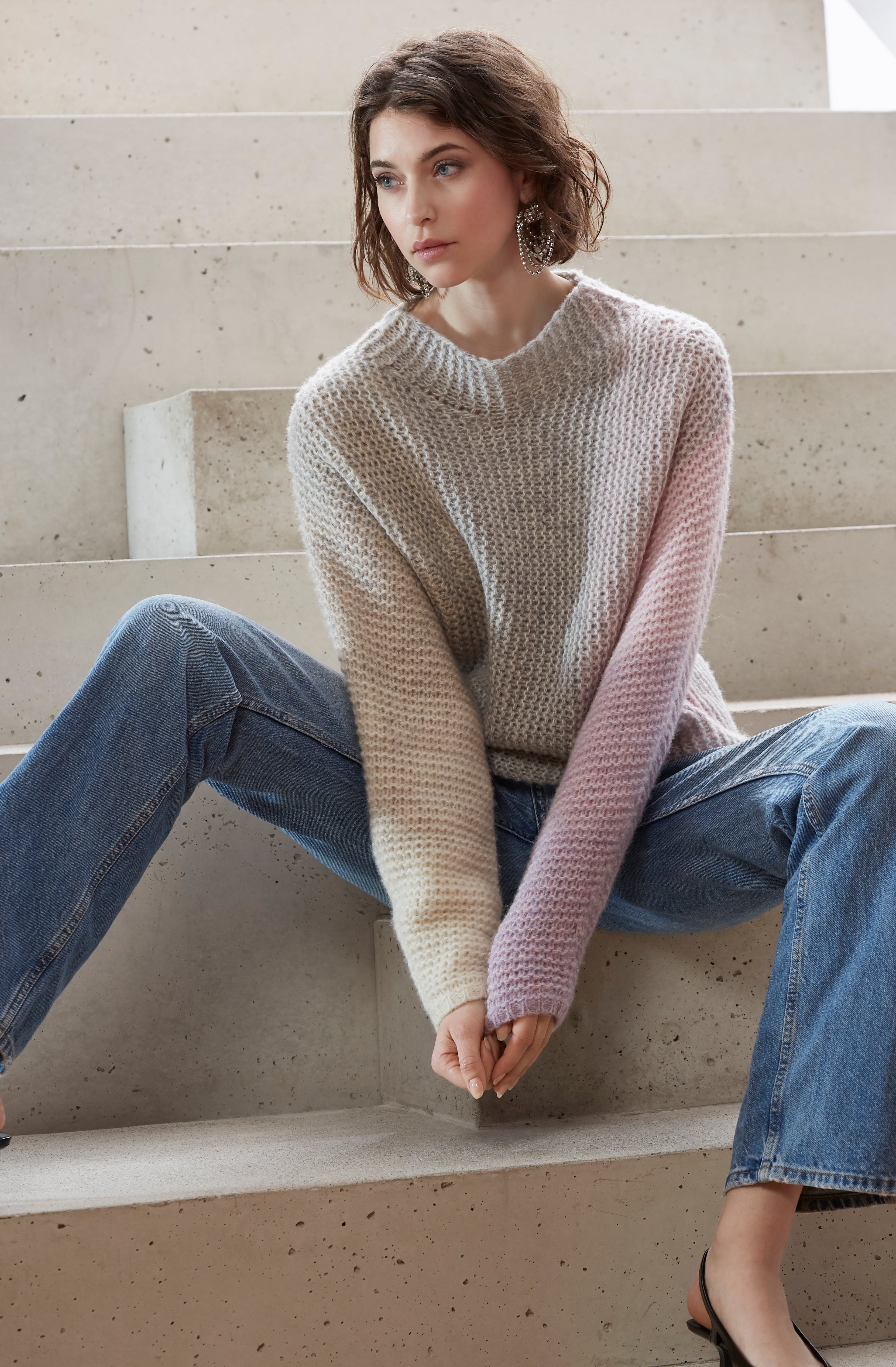 Stand-up collar sweater with color gradient made of wool-cotton mix